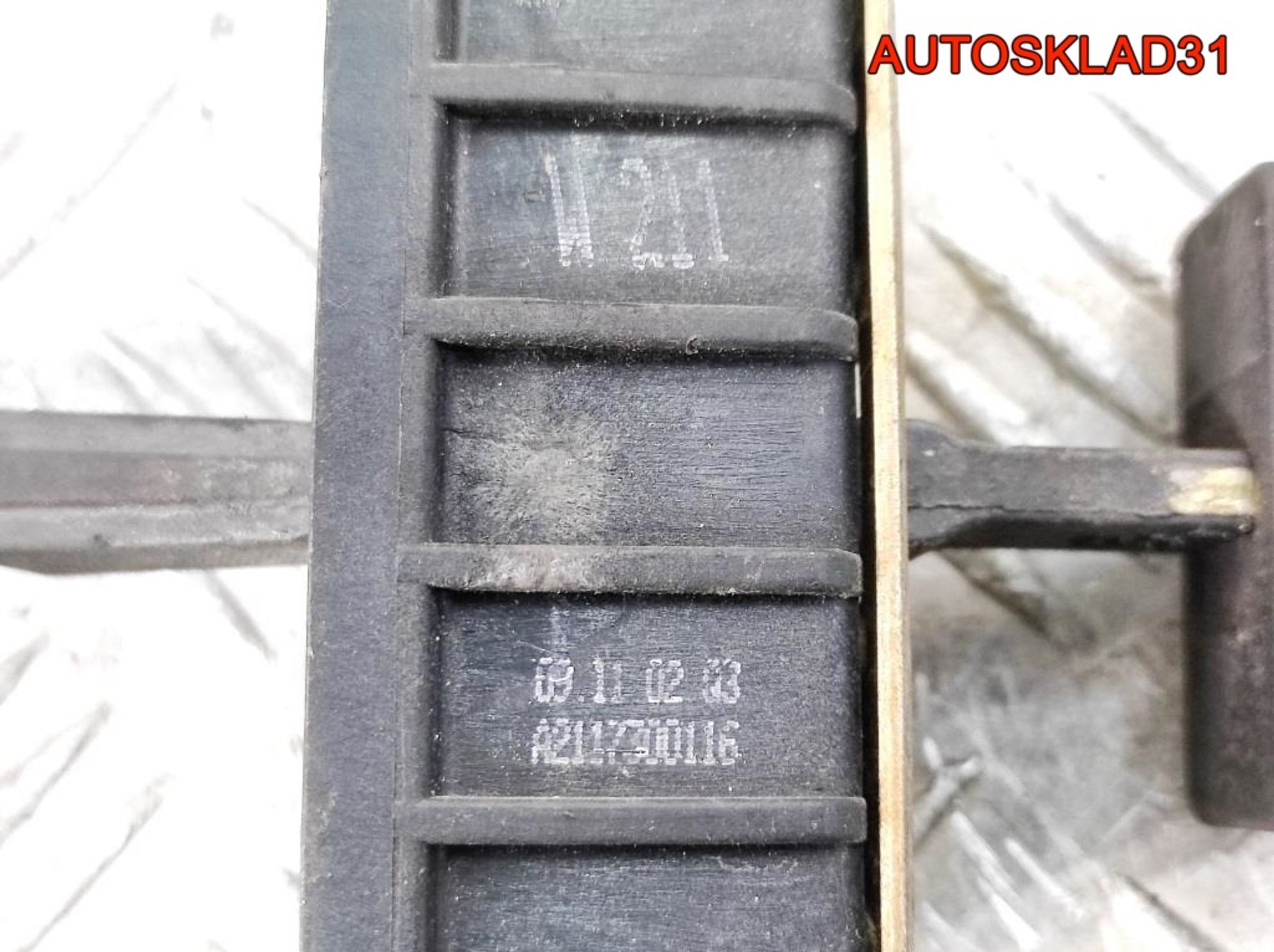 Ограничитель двери задний Mercedes W211, 900 рублей, Дубовое