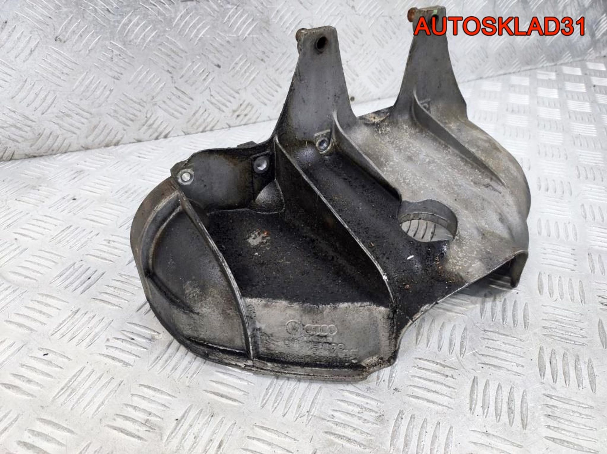 Экран тепловой VW Touran 2,0 BSX 06A133228P, 1300 рублей, Дубовое