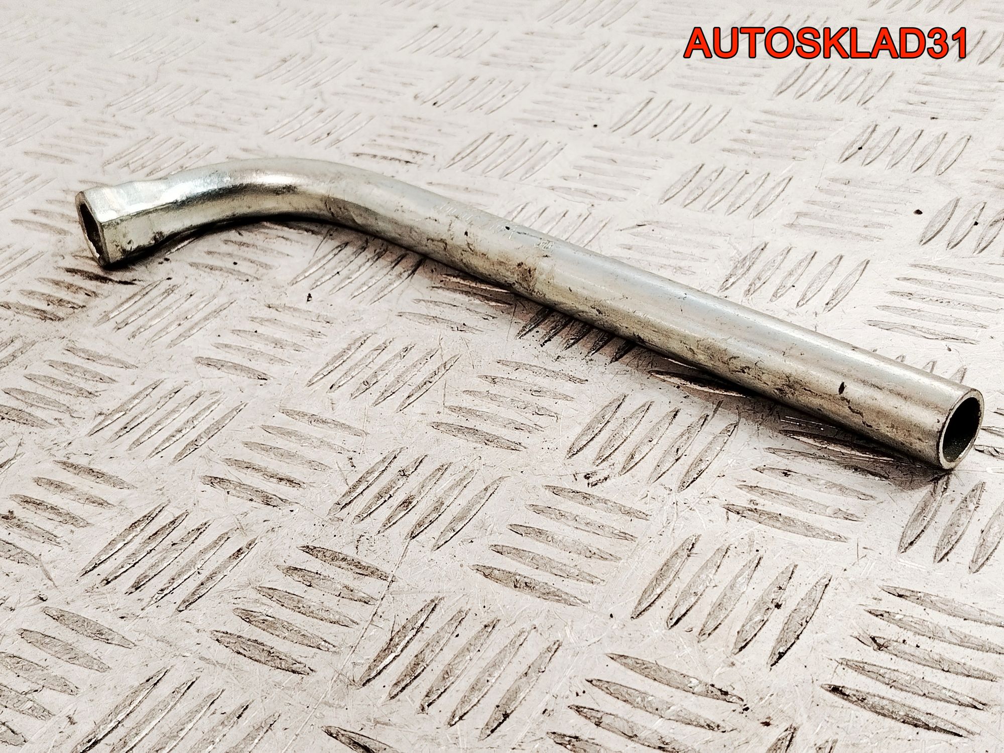 Ключ баллонный Audi A6 C5 4D0012219A, 700 рублей, Дубовое