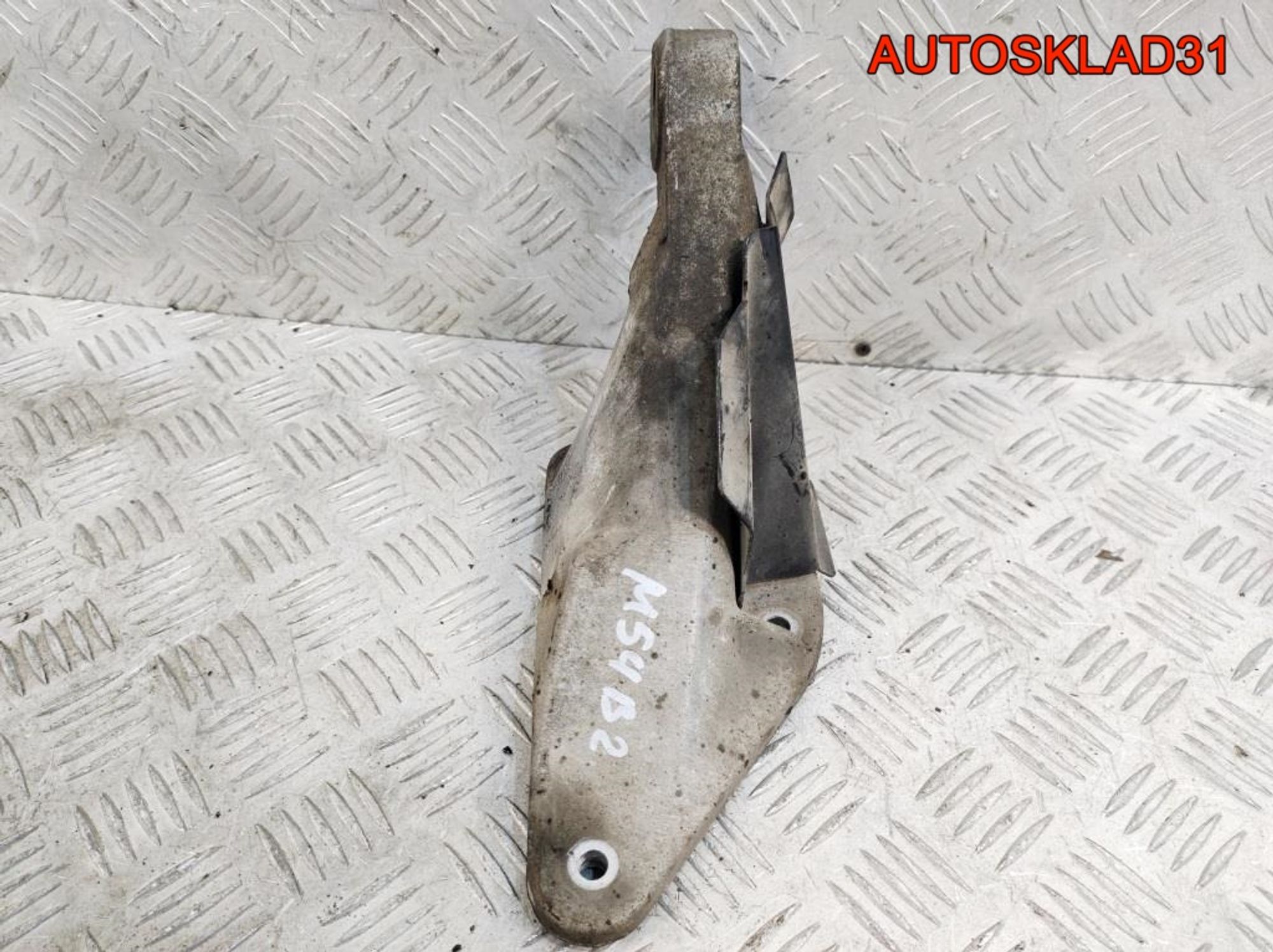 Кронштейн двигателя правый BMW E46 2,5 M54B25 22116750852, 1400 рублей, Дубовое