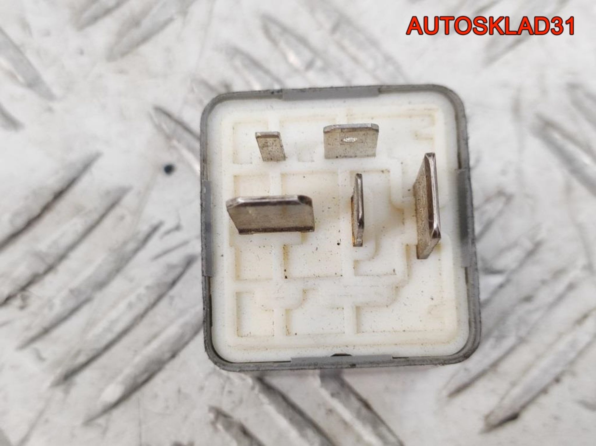 Реле топливного насоса №372 Audi 100 C4 4D0951253, 600 рублей, Дубовое