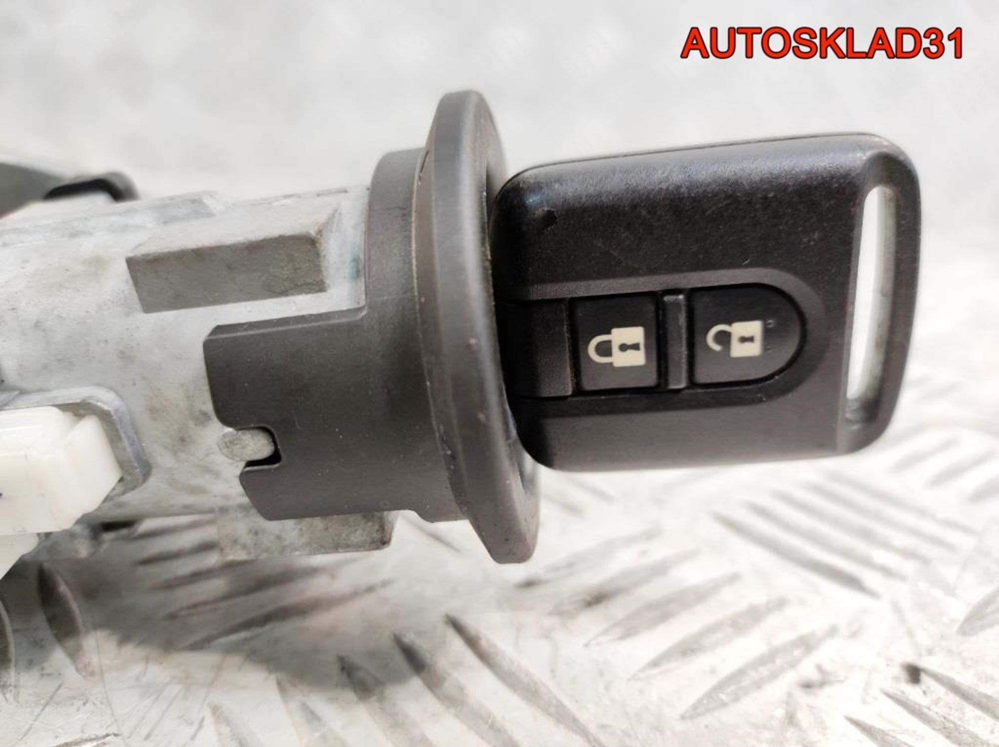 Замок зажигания МКПП Nissan Note E11 D87009U00A, 2000 рублей, Дубовое