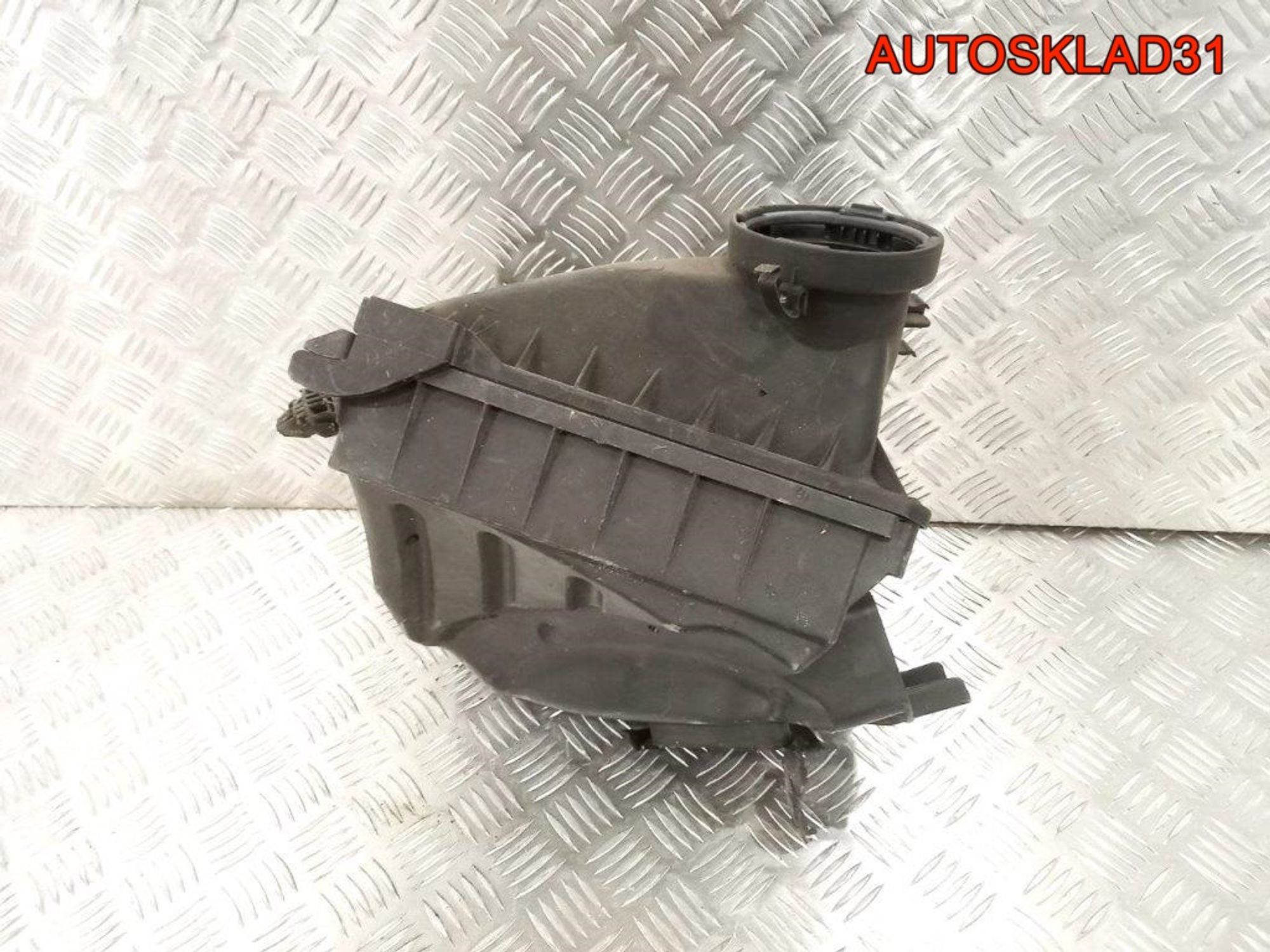 Корпус воздушного фильтра VW Passat B6 3C0129607AF, 1800 рублей, Дубовое