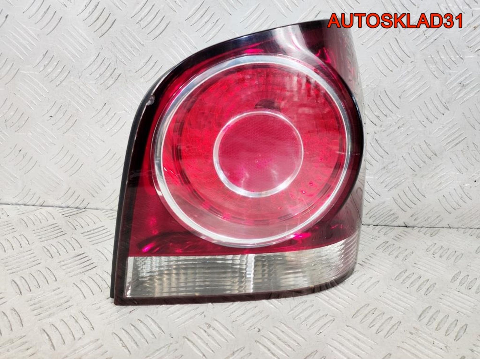 Фонарь задний правый VW Polo 4 6Q6945096AA Рест, 3200 рублей, Дубовое