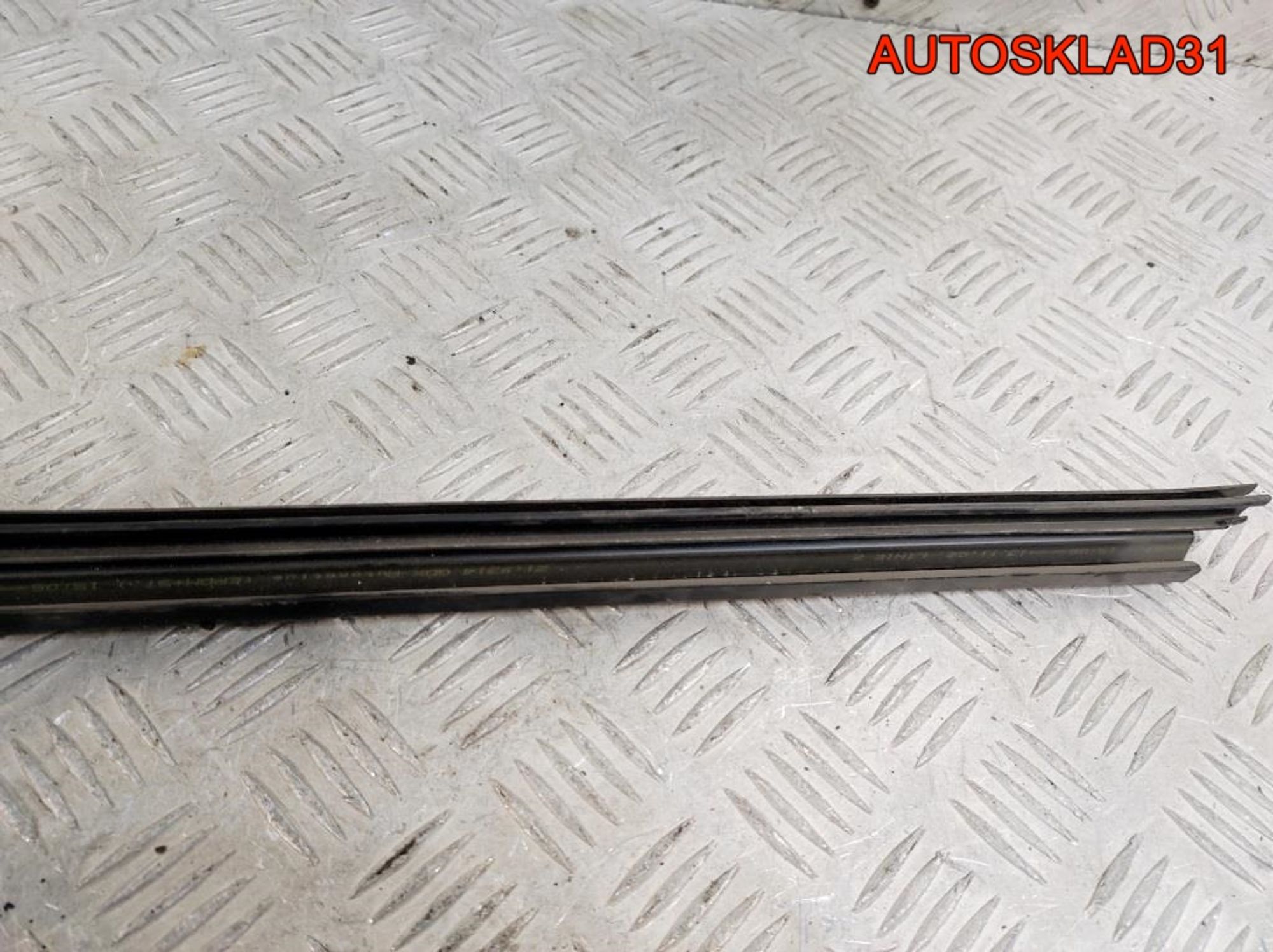 Накладка стекла заднего правого Mercedes W211 A2116900680, 900 рублей, Дубовое