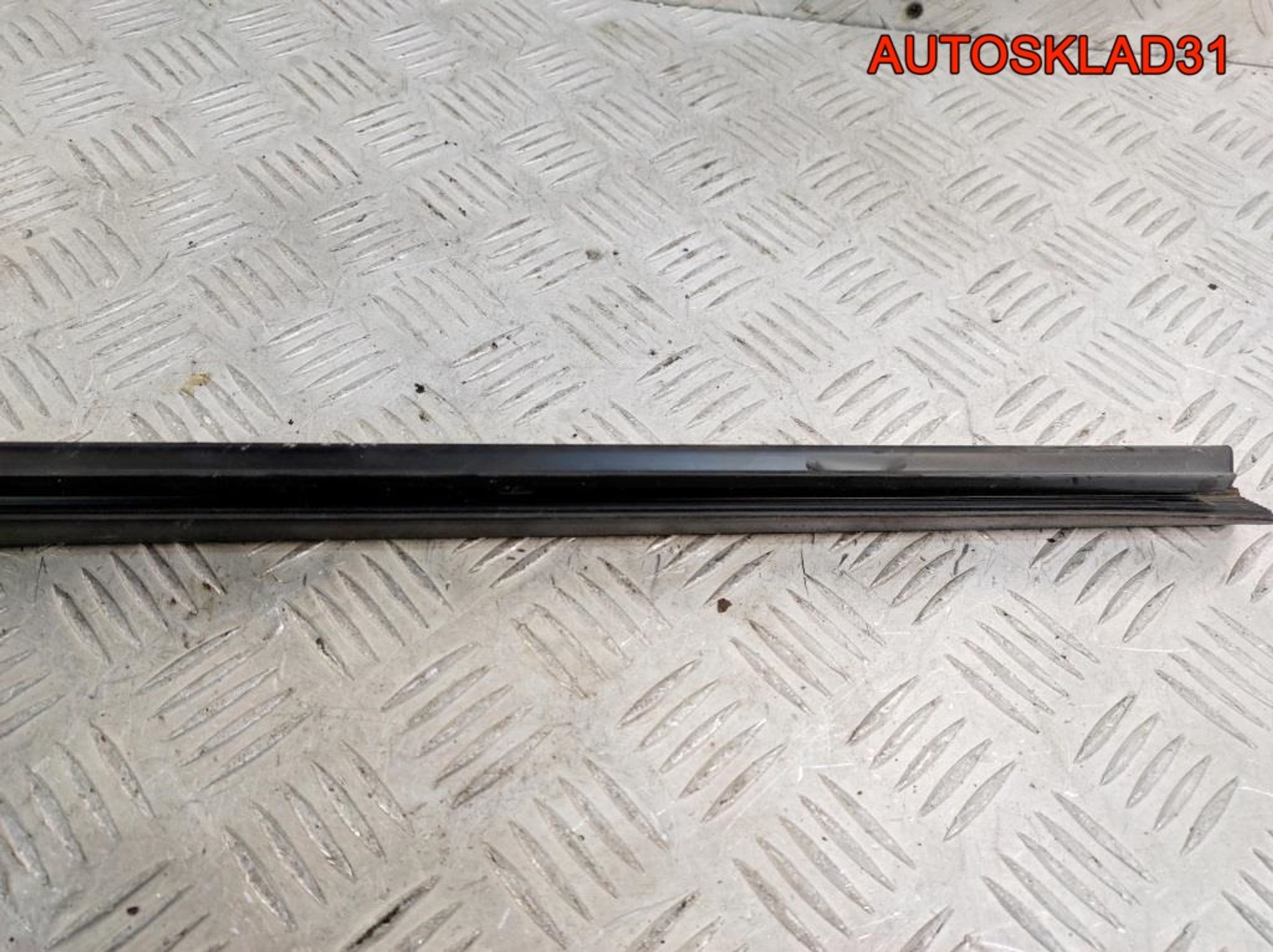 Накладка стекла заднего правого Mercedes W211 A2116900680, 900 рублей, Дубовое