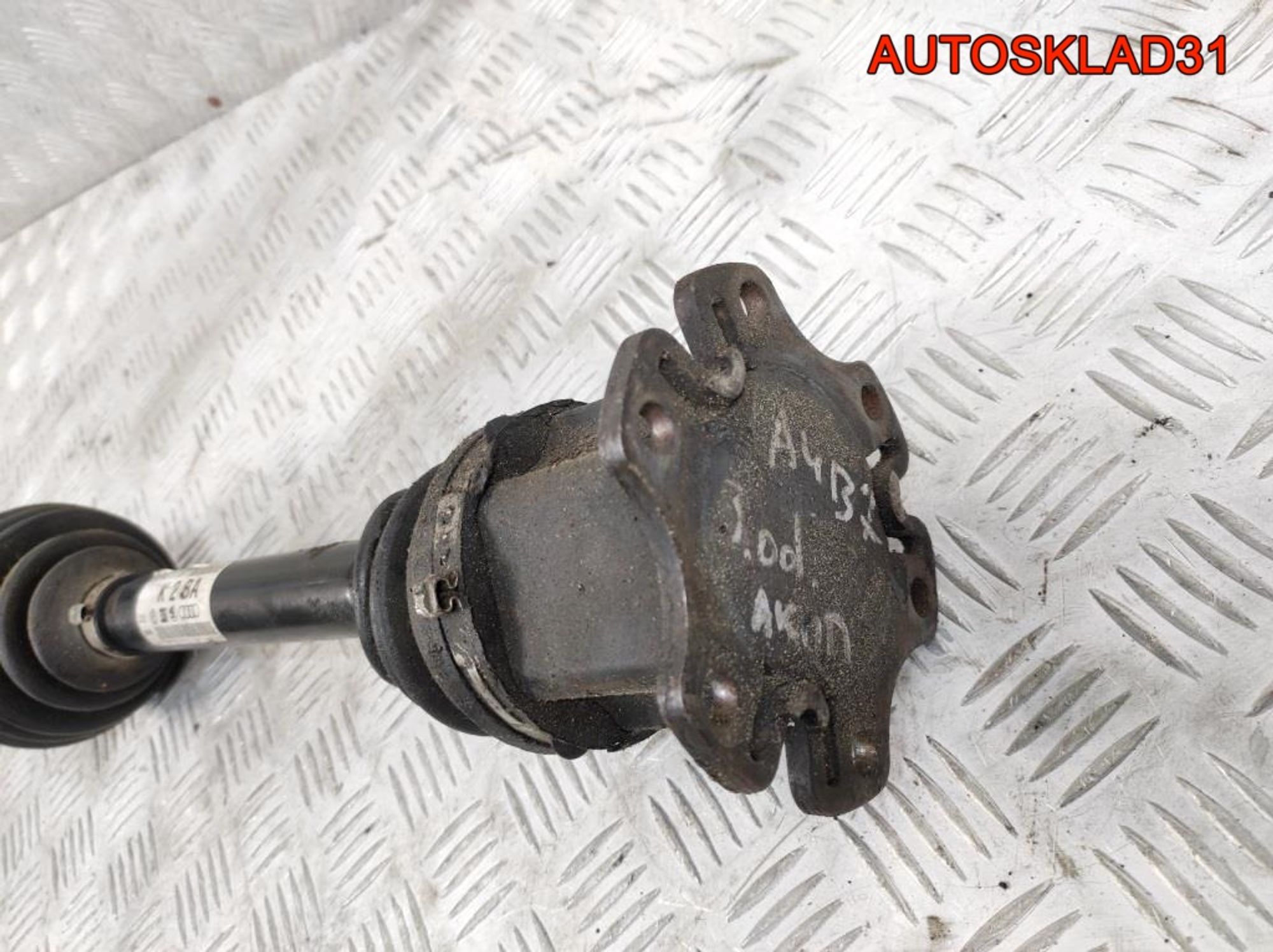 Полуось передняя правая Audi A4 B7 3,0 Дизель АКПП 8E0407272BA, 5400 рублей, Дубовое