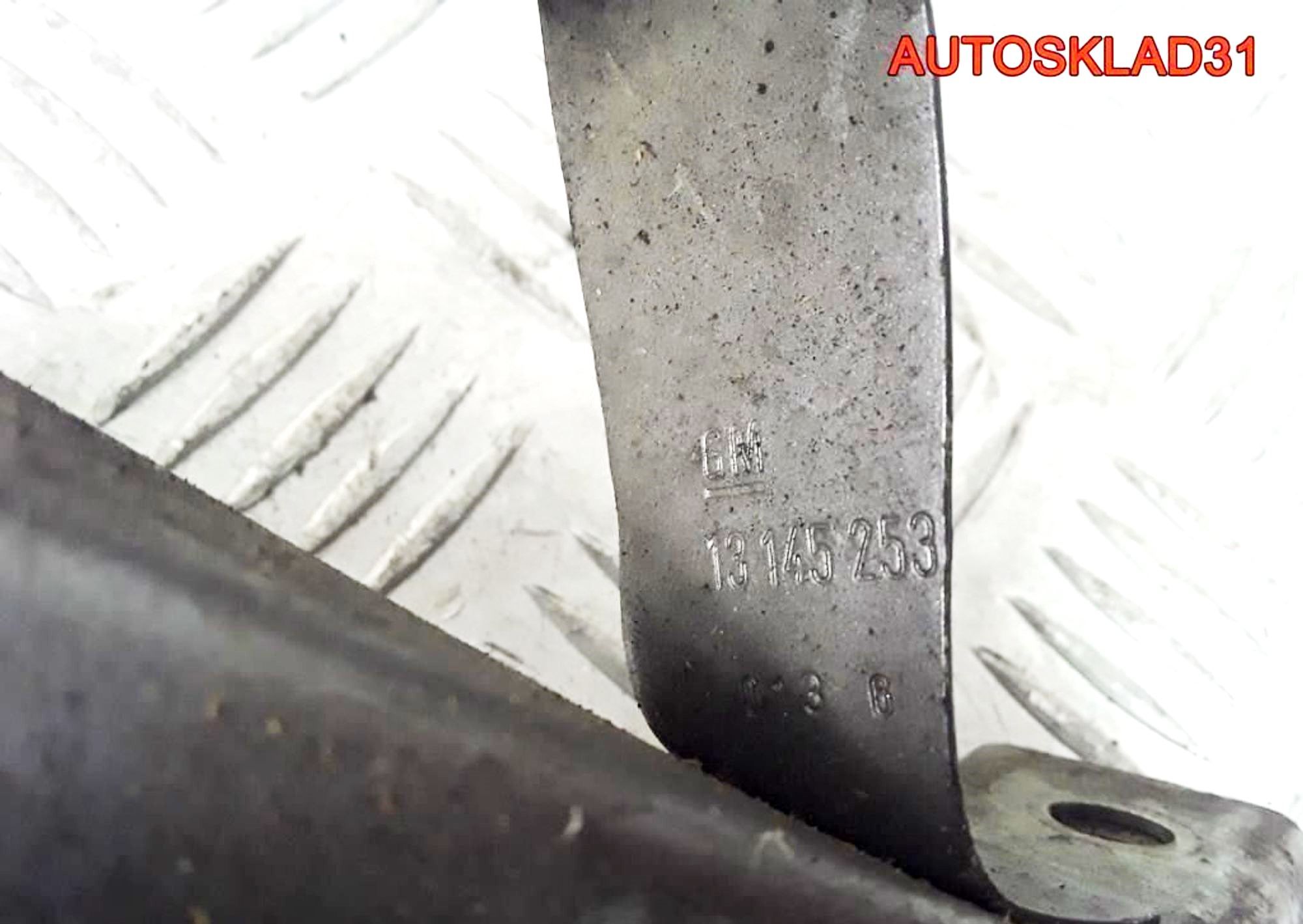 Кронштейн фары левый Opel Zafira B 93184624, 1800 рублей, Дубовое