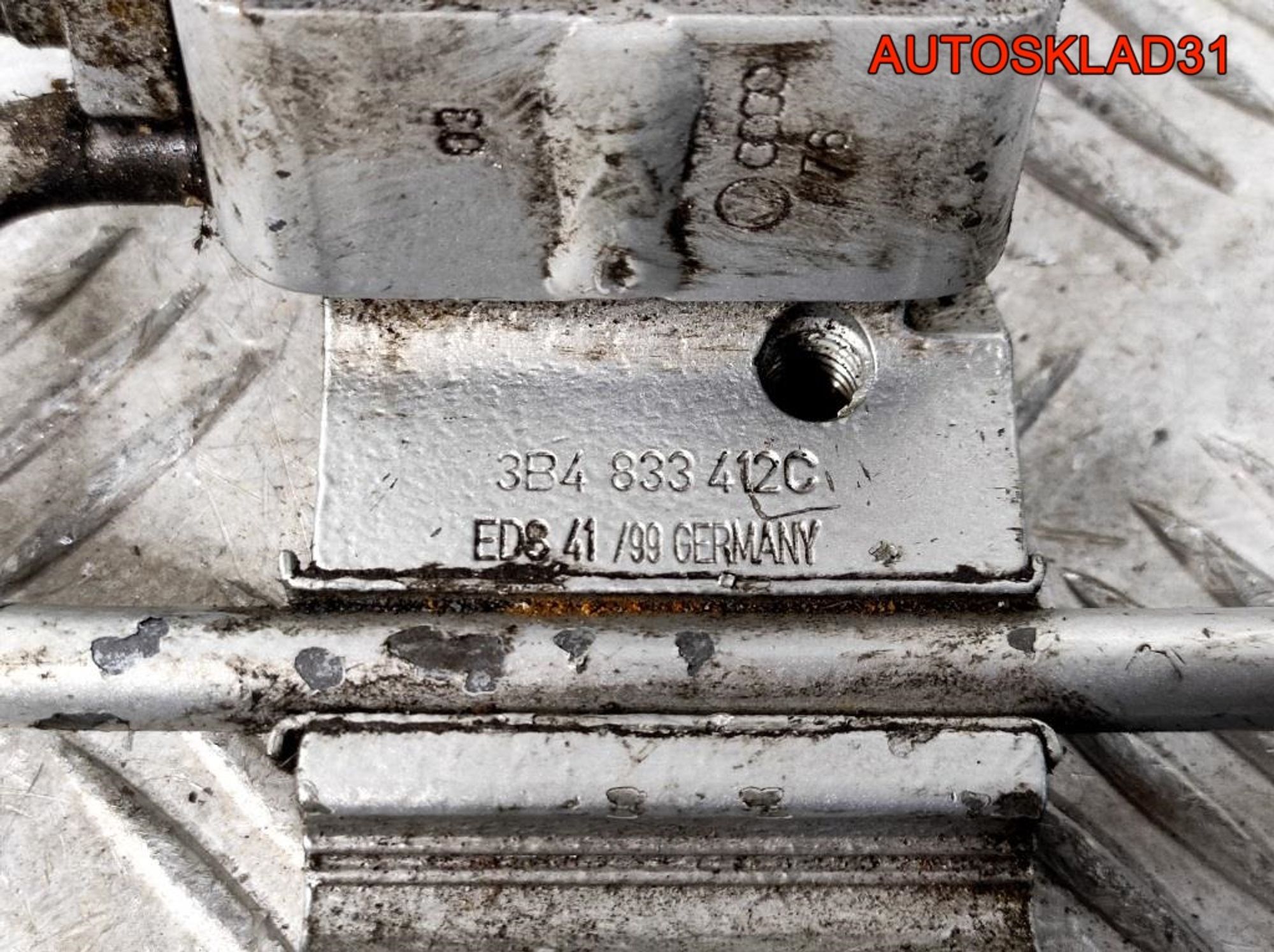 Петля двери задняя правая нижняя VW Passat B5, 700 рублей, Дубовое