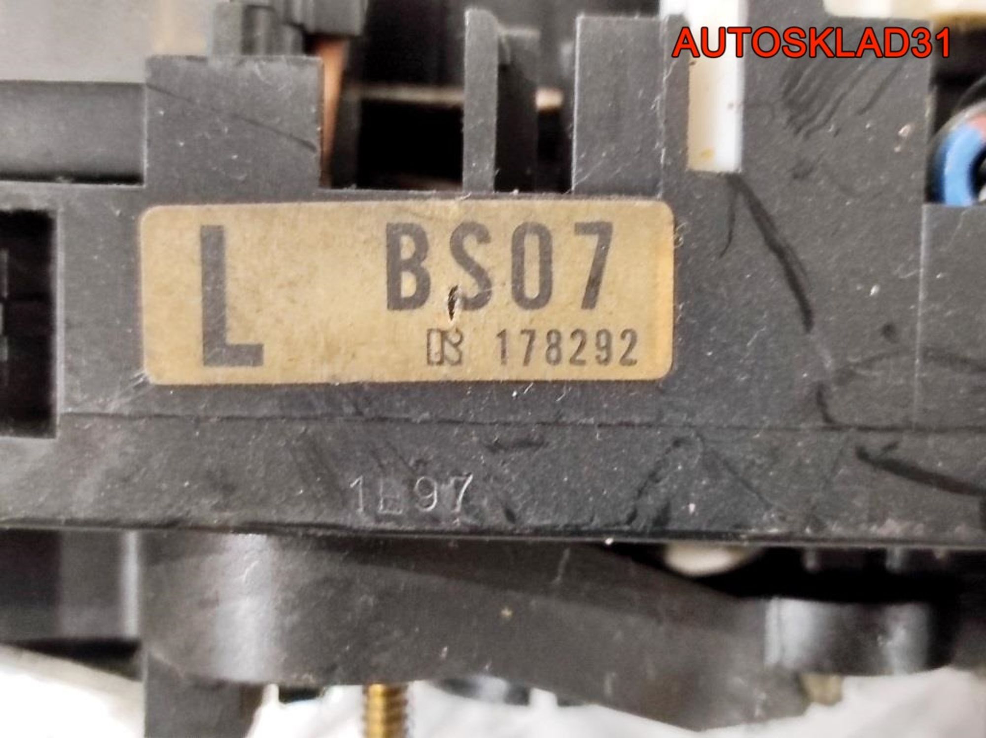 Переключатель подрулевой Mazda 323 BG BC5E66122, 2000 рублей, Дубовое