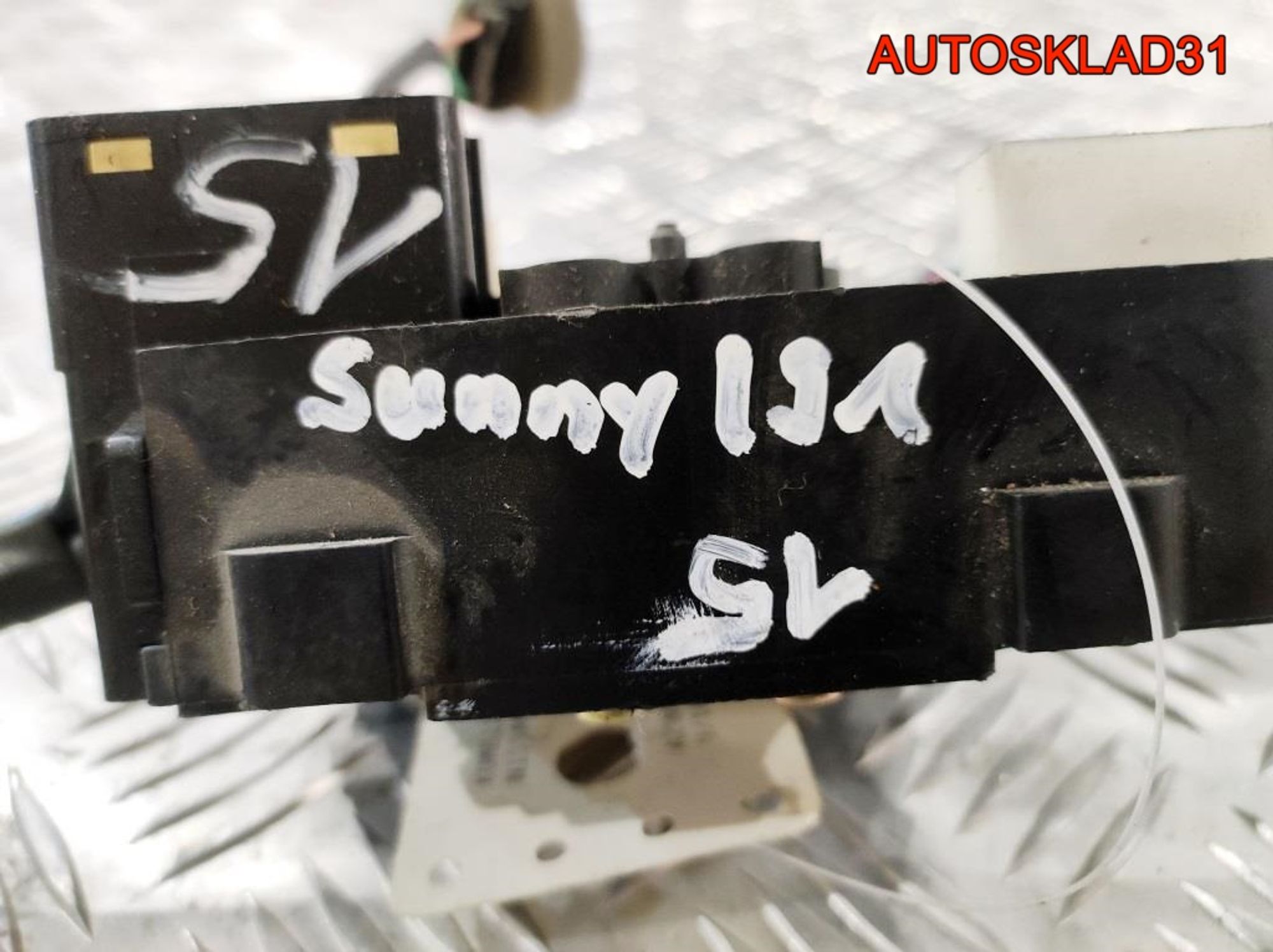 Переключатель подрулевой Nissan Sunny N14, 2000 рублей, Дубовое