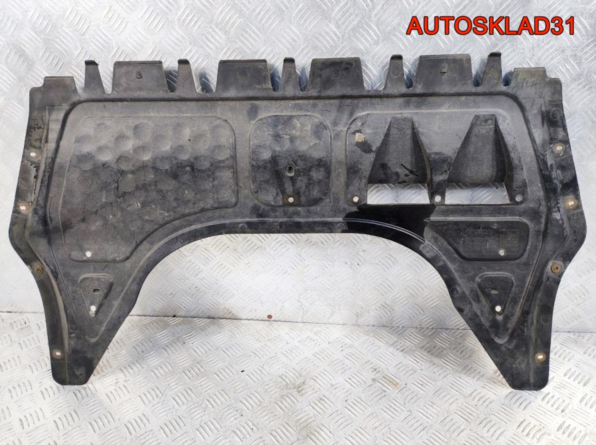 Защита двигателя Volkswagen Golf Mk5 1K0825237J, 2900 рублей, Дубовое