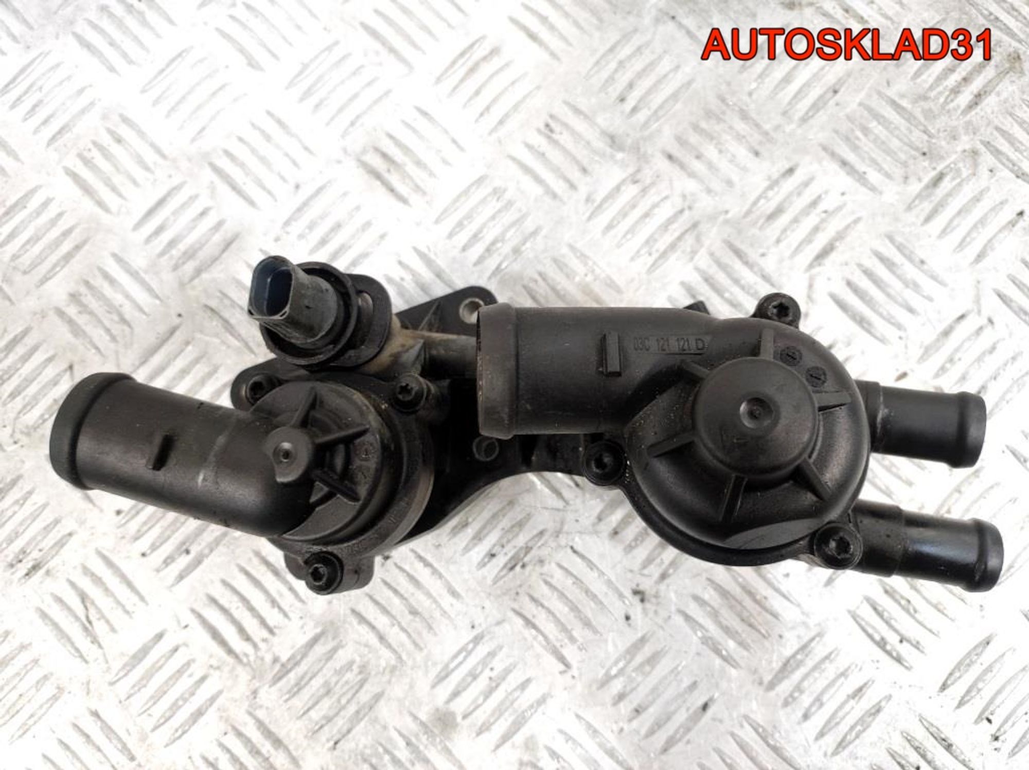 Корпус термостата VW Golf 4 1,4 BCA 03C121121D, 900 рублей, Дубовое