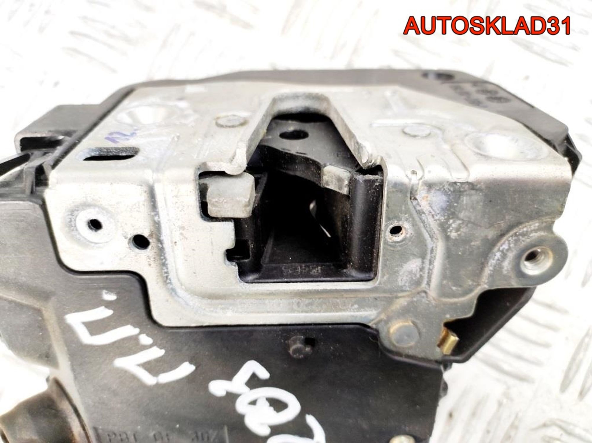 Замок двери перед правой MercedeS W203 A2037200435, 2800 рублей, Дубовое