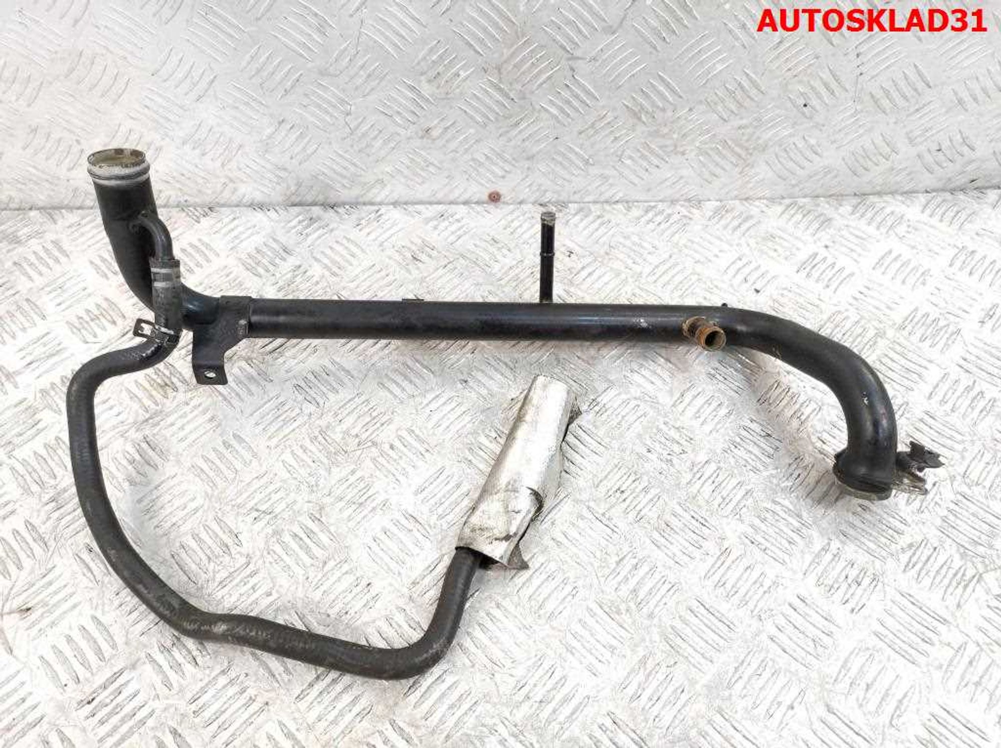 Трубка охлаждающей жидкости VW Passat B5 1,8Т AEB 058121071H, 1000 рублей, Дубовое