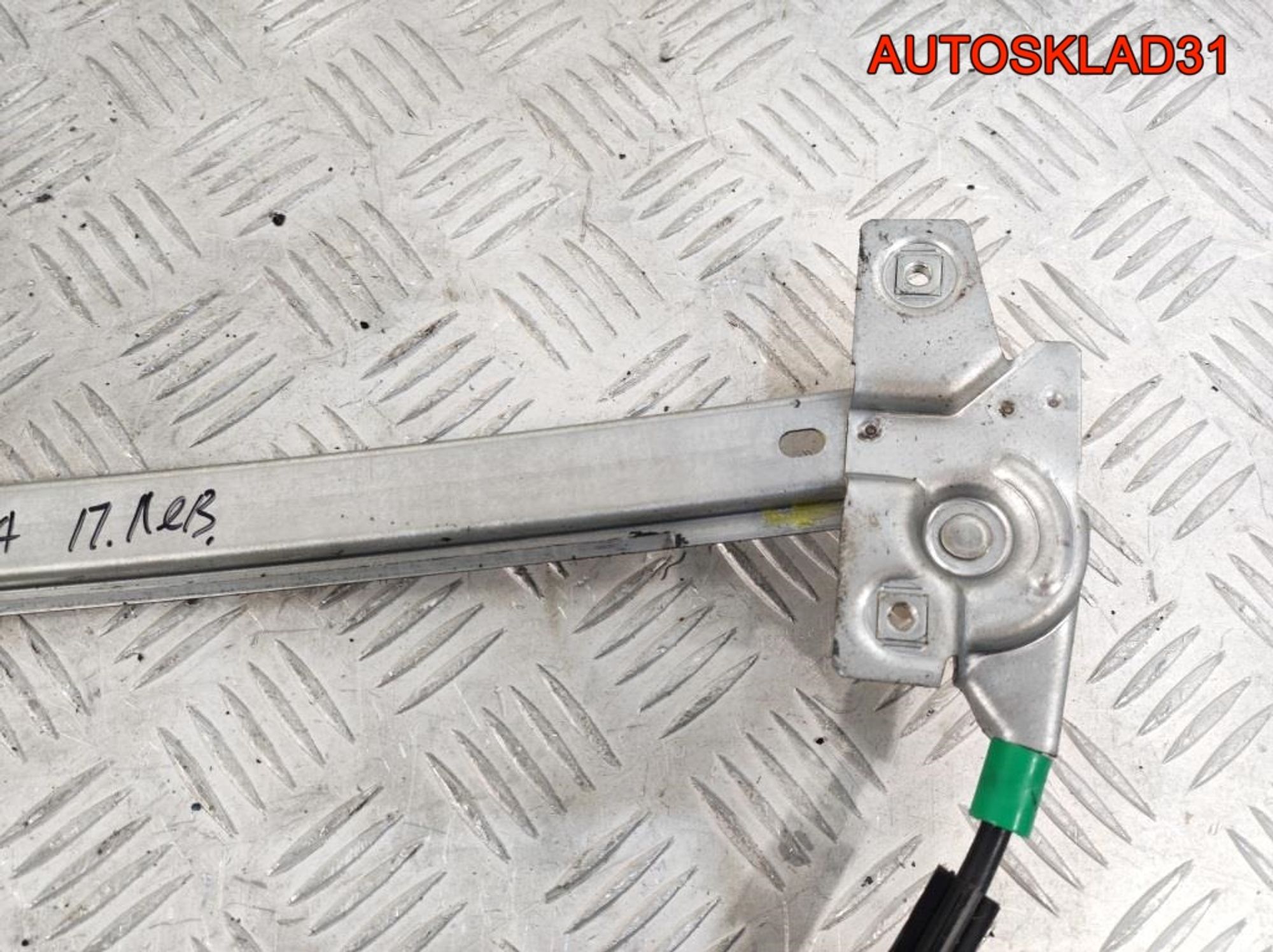 Стеклоподъемник перед левый Mitsubishi Carisma DA, 2300 рублей, Дубовое