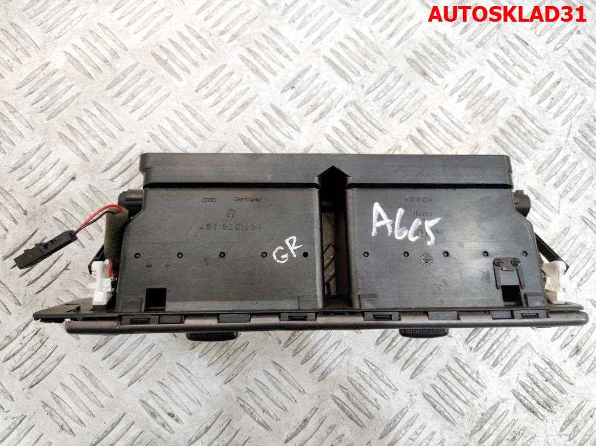 Дефлектор воздушный центральный Audi A6 C5 4B1820951, 2000 рублей, Дубовое