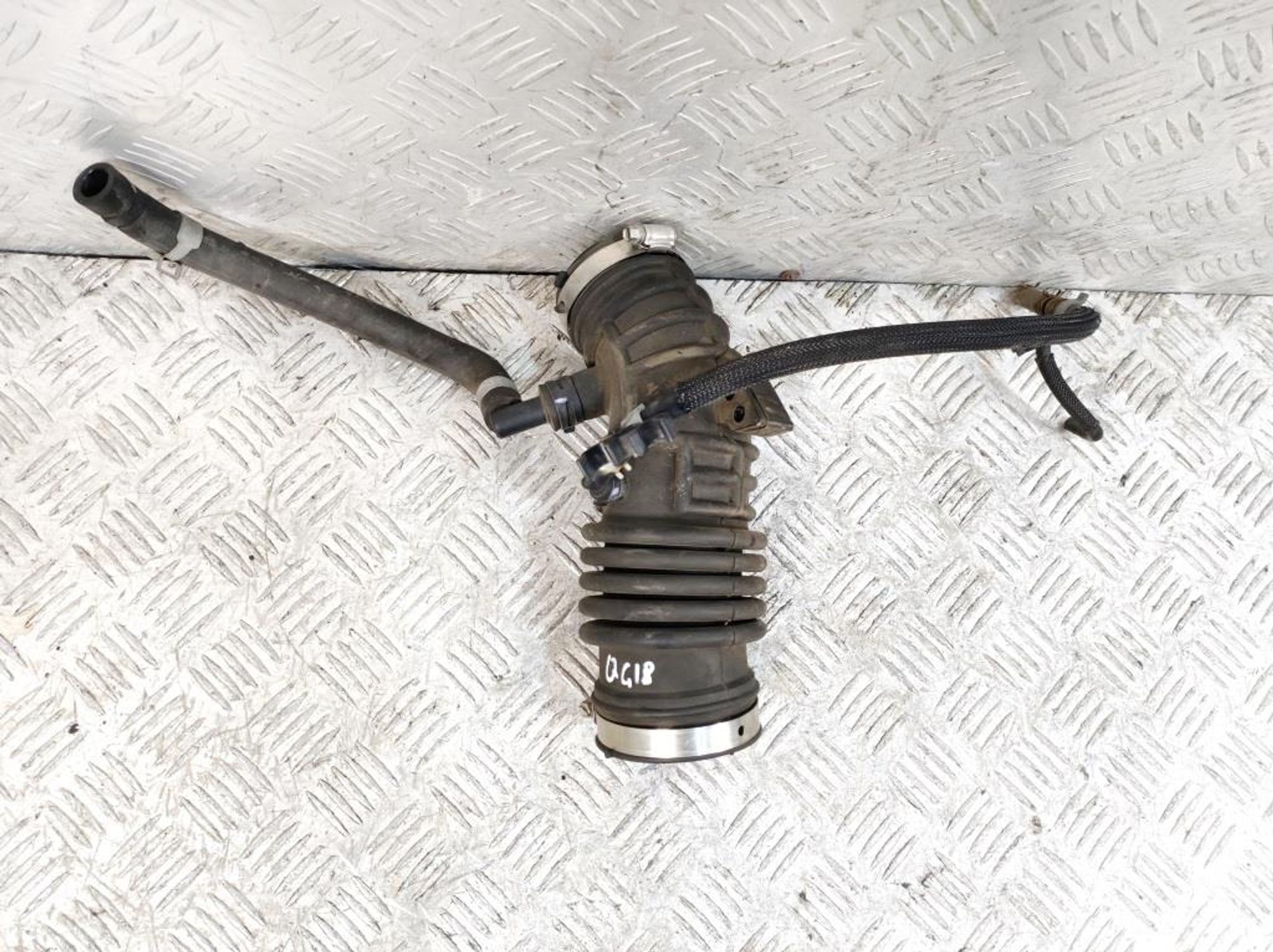 Патрубок воздушного фильтра Nissan Almera N16 1,8 QG18 Бензин, 2000 рублей, Дубовое