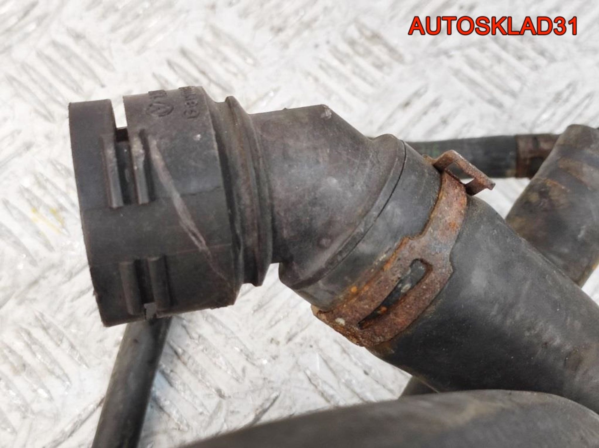 Патрубок радиатора VW Golf 5 1,4 Бензин 1K0122051EP, 2000 рублей, Дубовое