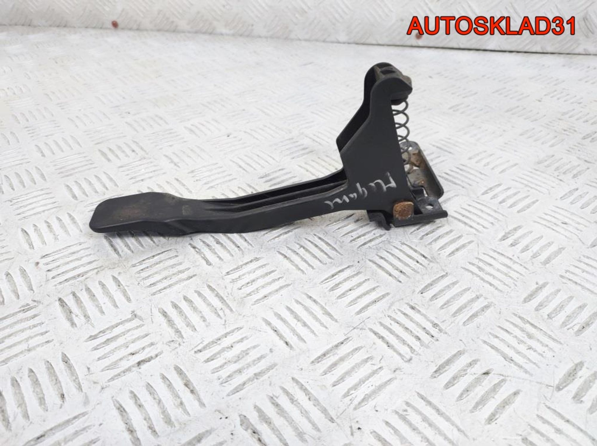 Крючок капота Renault Megane 3 656030006R, 1300 рублей, Дубовое