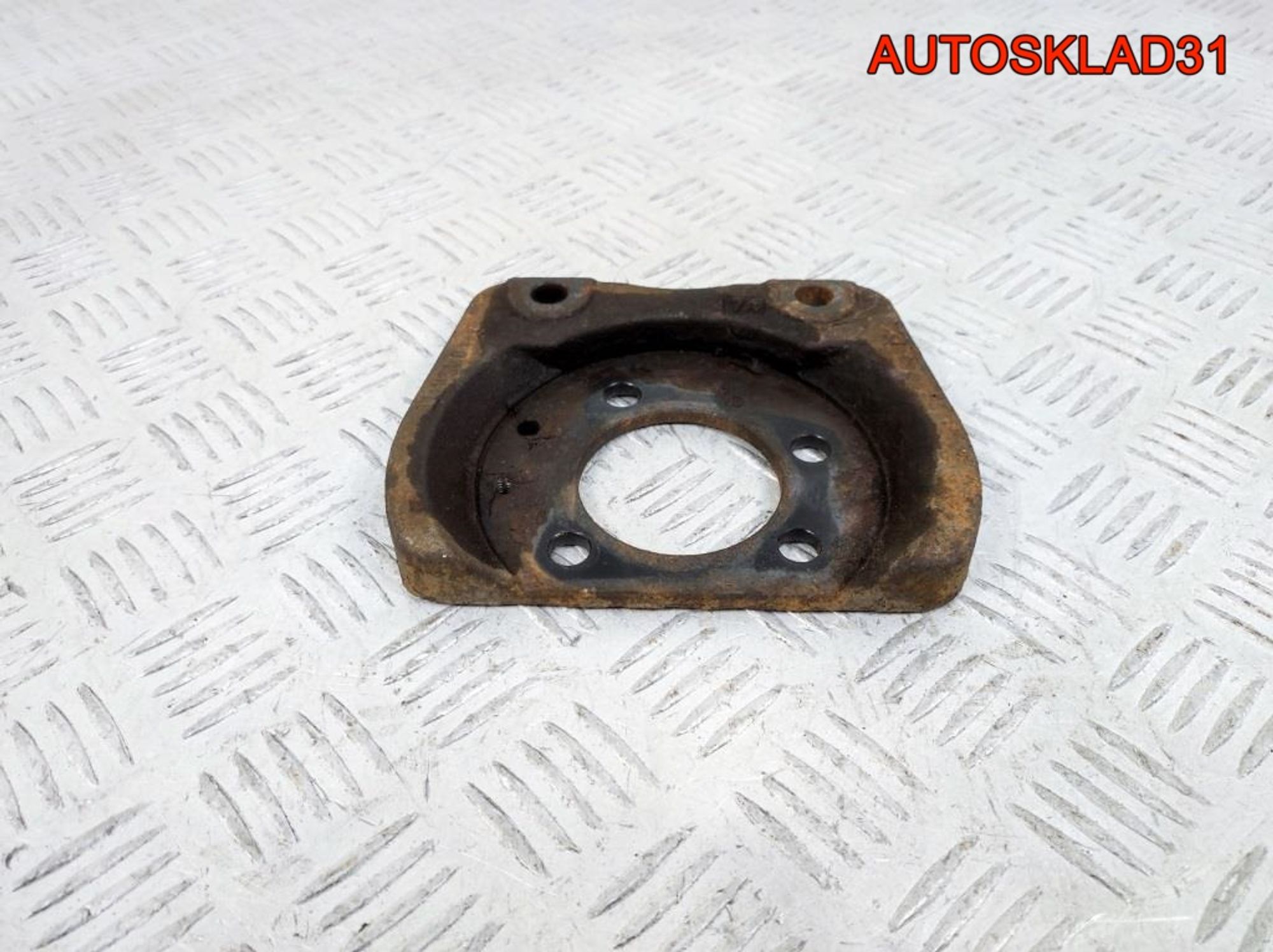 Щит опорный задний левый Opel Astra H 13173018, 500 рублей, Дубовое