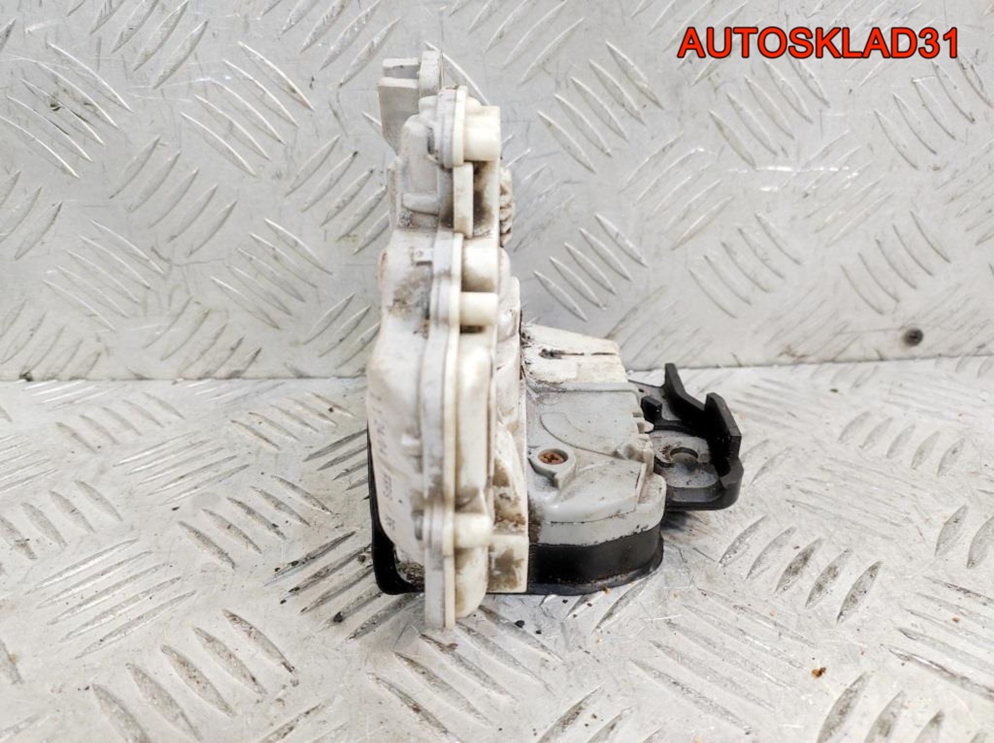 Замок двери передней правой Audi A6 C6 4F1837016, 4500 рублей, Дубовое