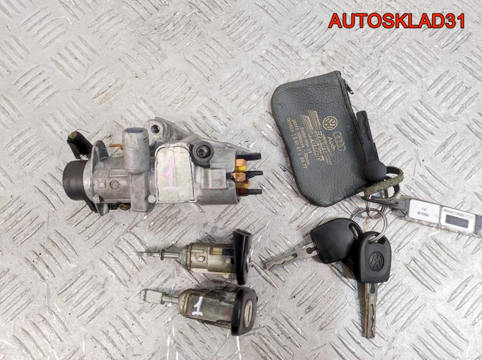 Комплект замок зажигания и личинки с ключом VW Passat B5 4B0905851B, 4500 рублей, Дубовое