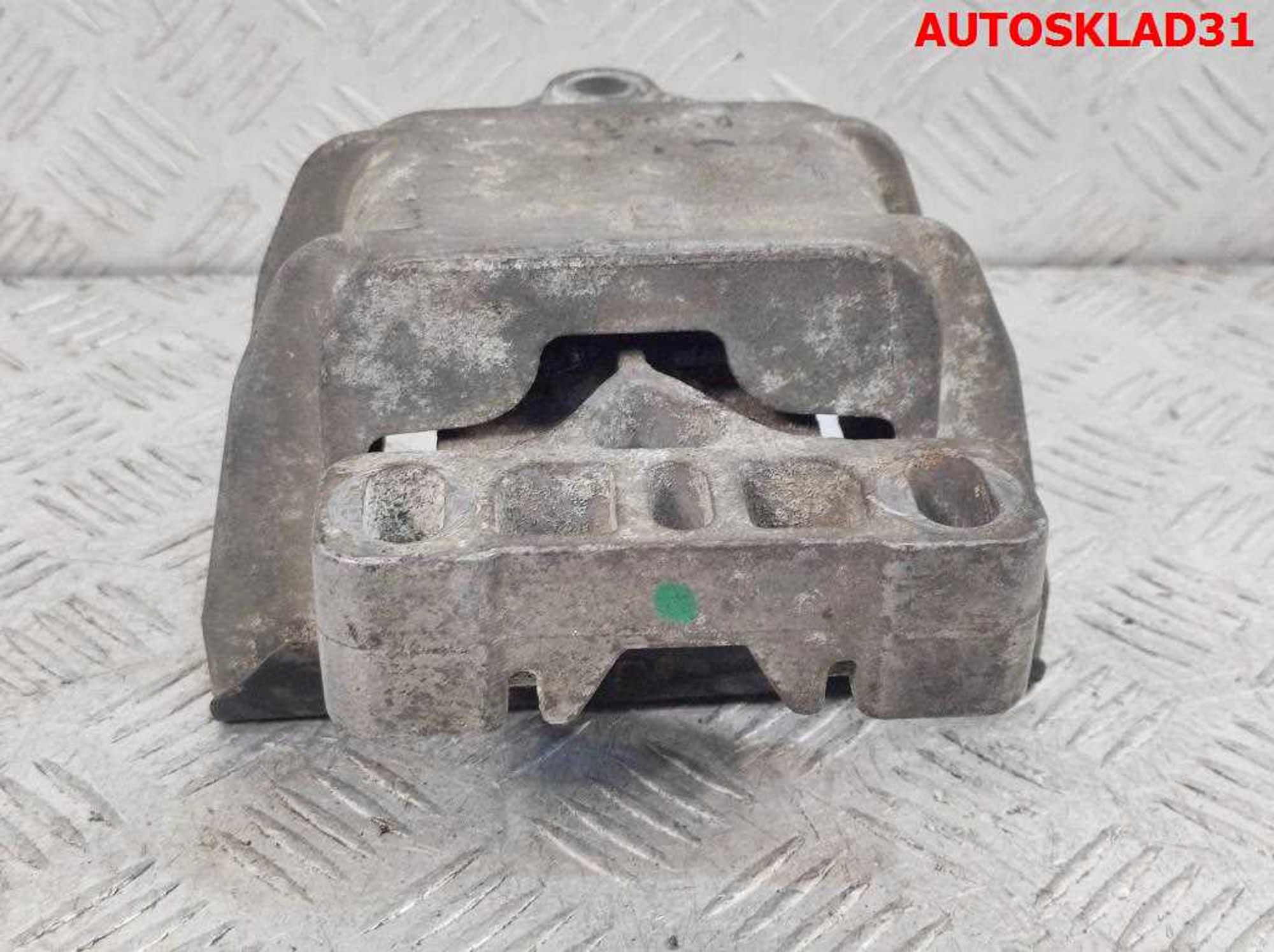 Опора двигателя левая VW Golf 4 1,4 APE 1J0199555AJ, 1500 рублей, Дубовое