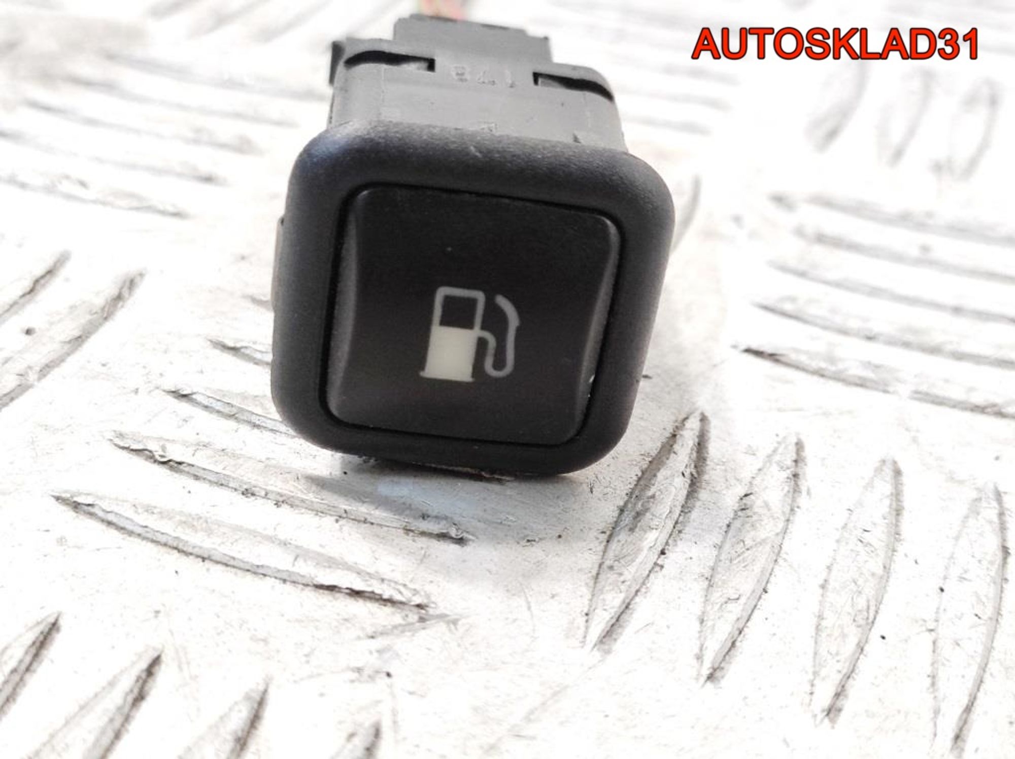 Кнопка открывания бензобака VW Passat B5 3B0959833A, 800 рублей, Дубовое