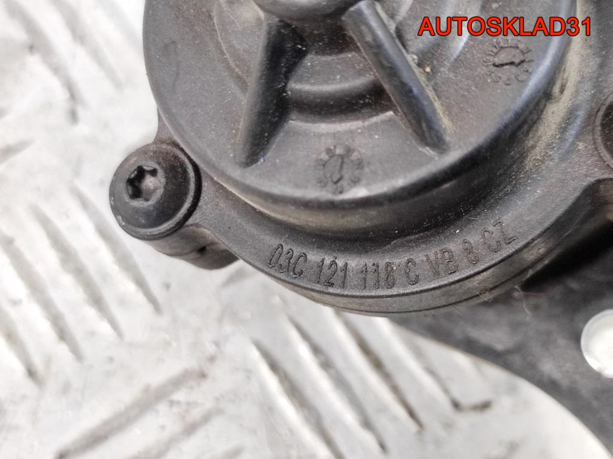 Корпус термостата VW Golf 5 1,6 BLP 03C121111H, 900 рублей, Дубовое