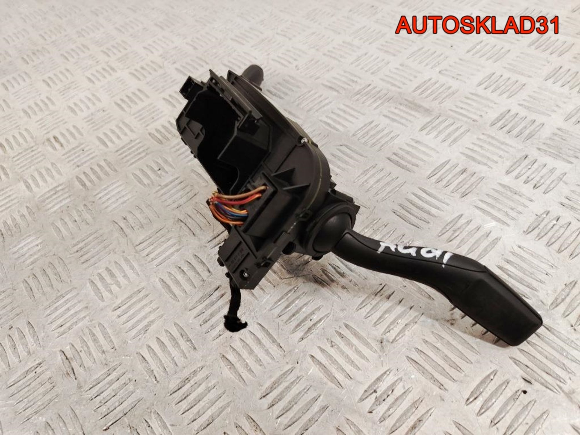 Переключатель подрулевой Audi A4 B6 8E0953549F, 3000 рублей, Дубовое