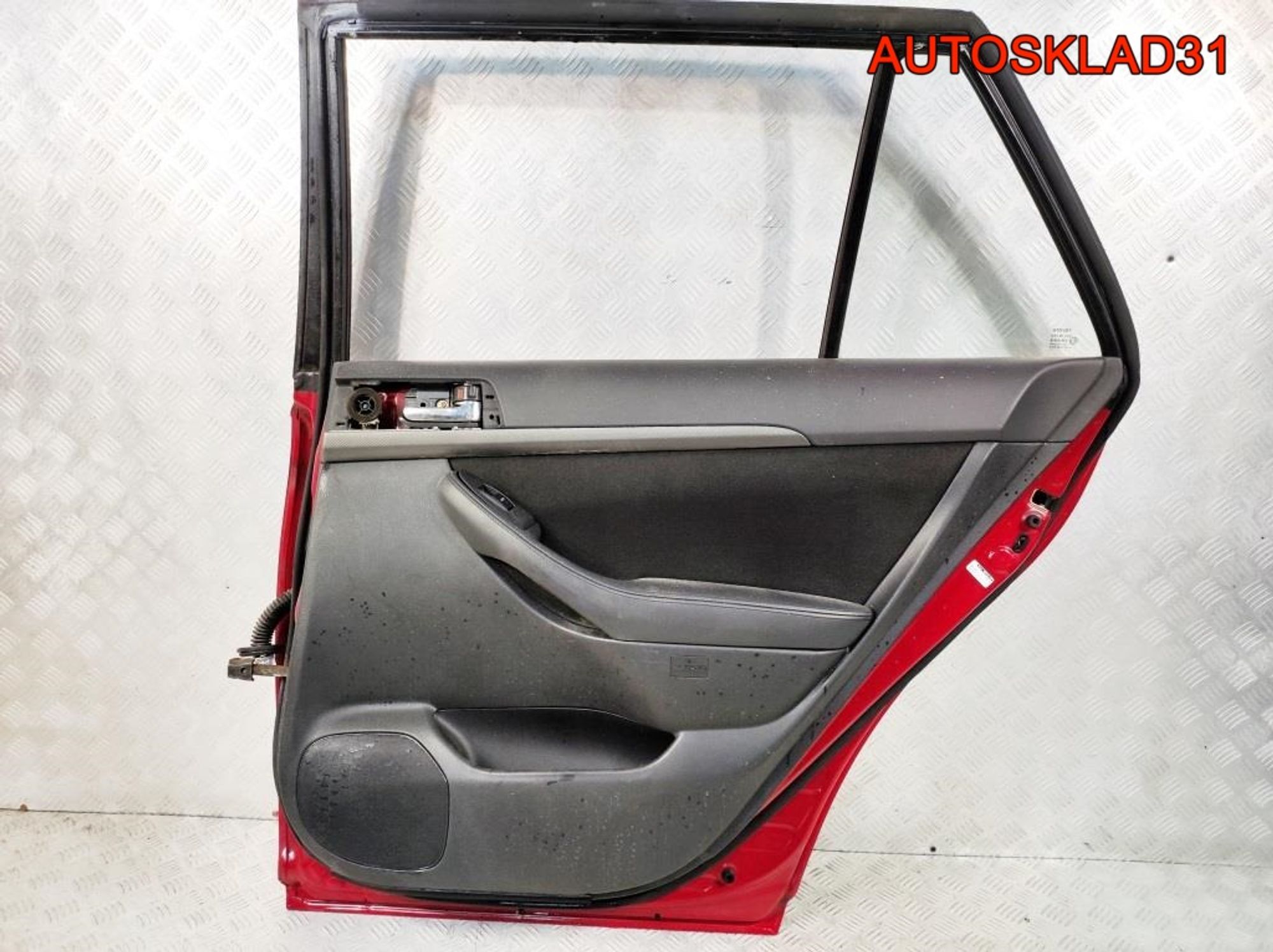 Дверь задняя правая Голая Toyota Avensis 2 Combi, 8100 рублей, Дубовое