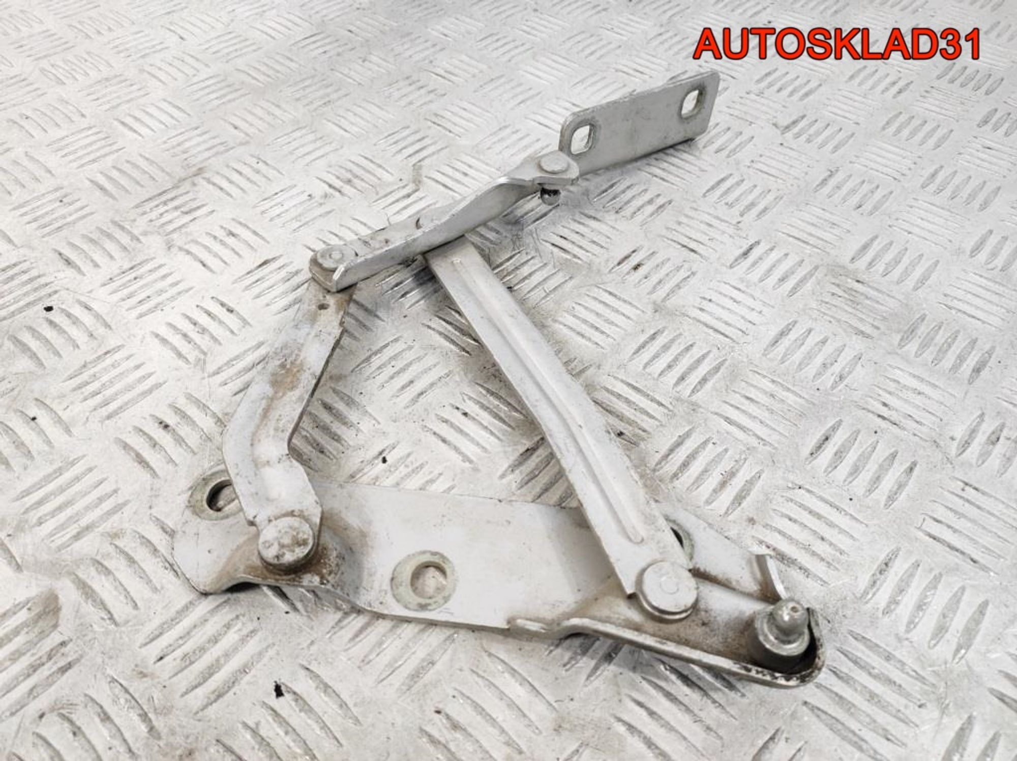 Петля капота левая Opel Vectra B 90508955, 900 рублей, Дубовое