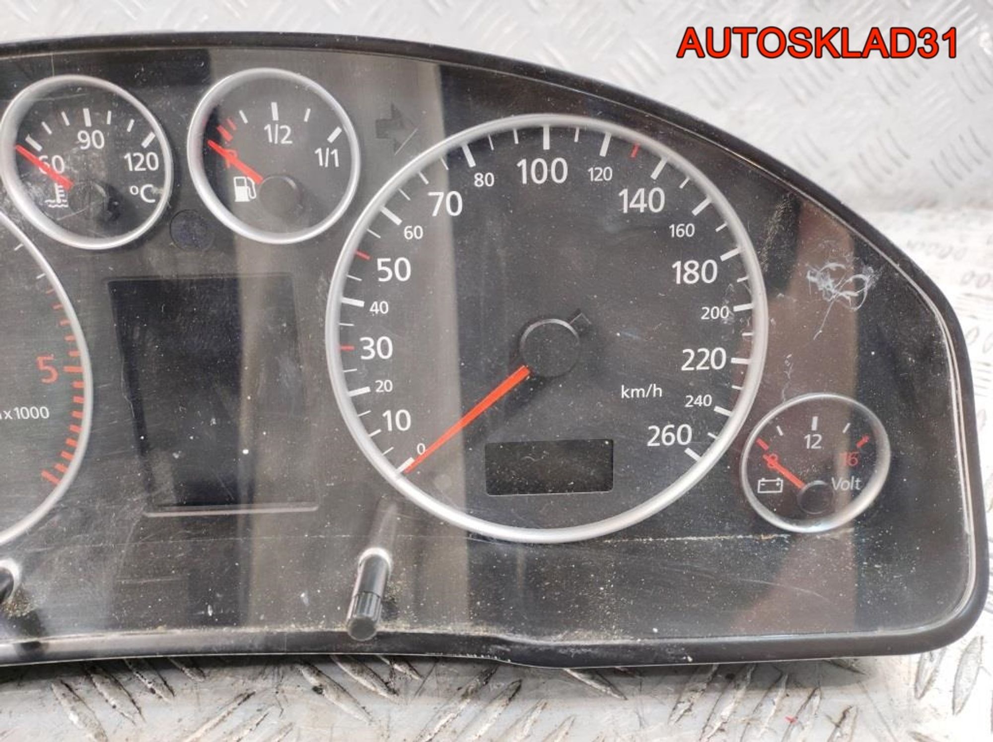 Панель приборов Audi A6 C5 2,5 Дизель 4B0920933GX, 15000 рублей, Дубовое