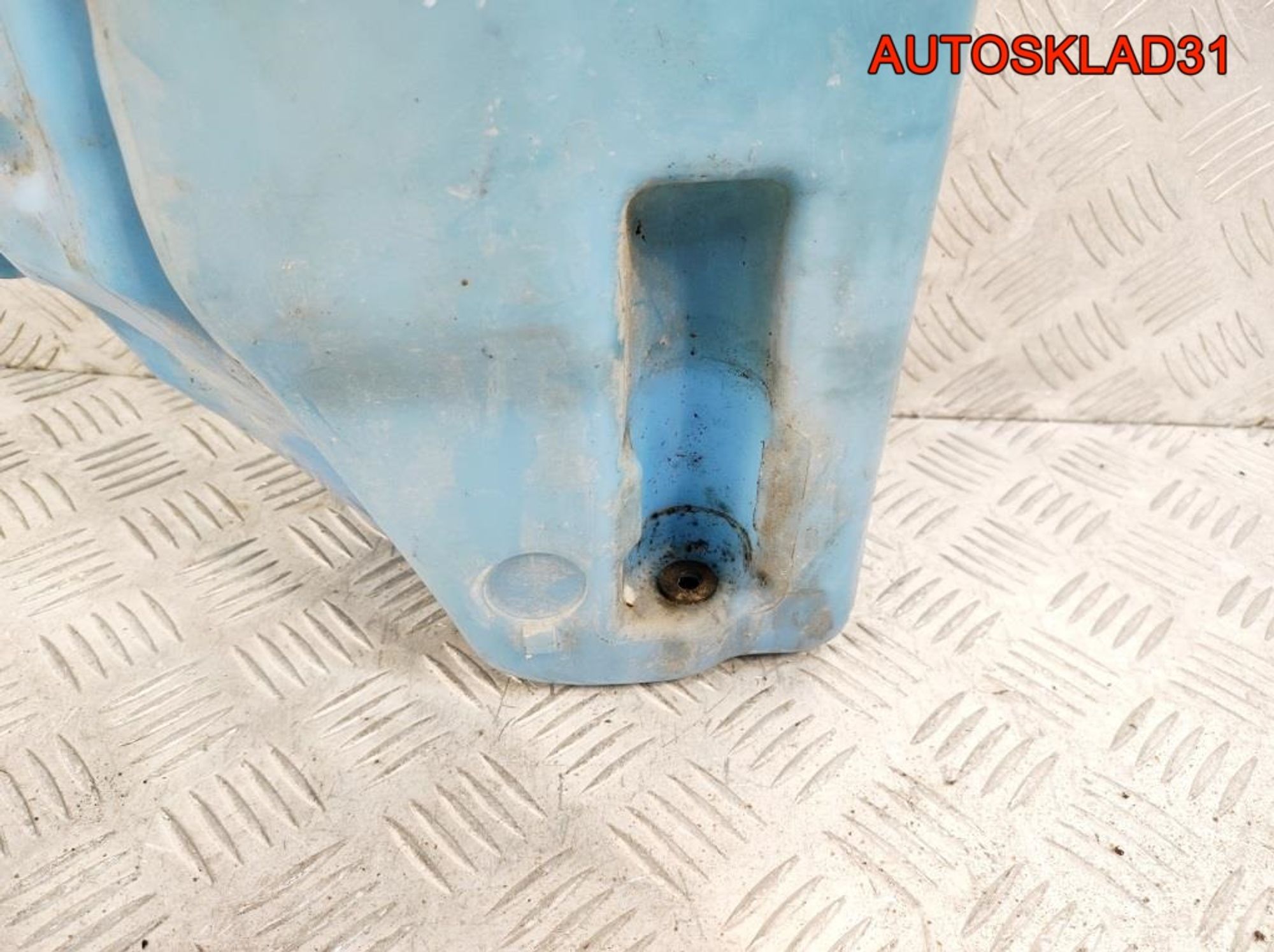 Бачок омывателя Volkswagen Passat B3 357955453, 1400 рублей, Дубовое