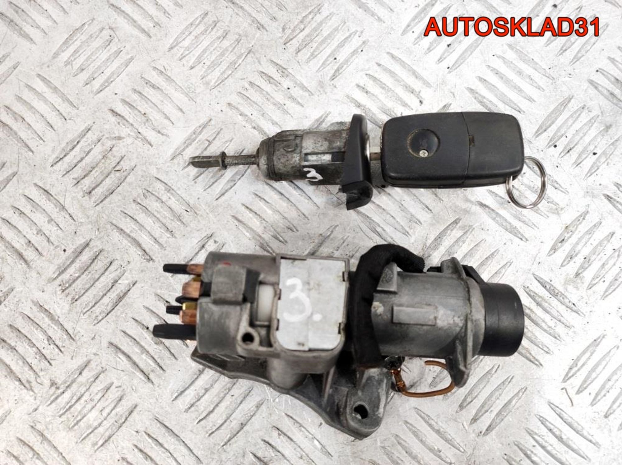 Комплект замок зажигания и личинки с ключом VW Golf 4 4B0905851C, 3600 рублей, Дубовое