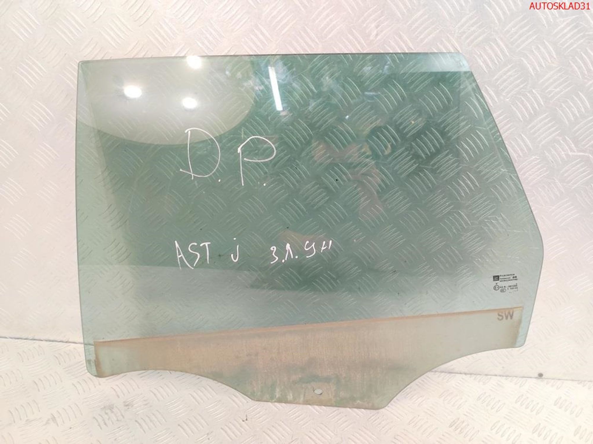 Стекло двери задней левой Opel Astra J Универсал, 1500 рублей, Дубовое