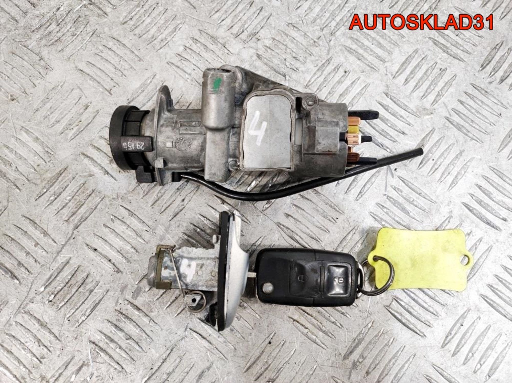 Комплект замок зажигания и личинка с ключом VW Golf 4  4B0905851B, 3600 рублей, Дубовое