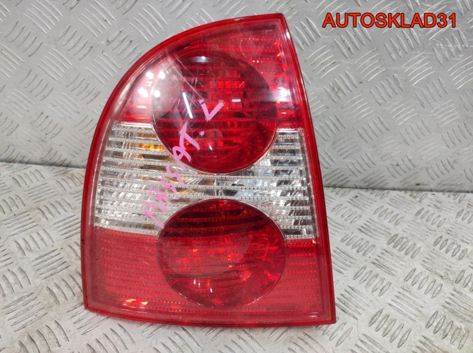 Фонарь задний левый VW Passat B5+ Седан 3B5945095AE, 7000 рублей, Дубовое