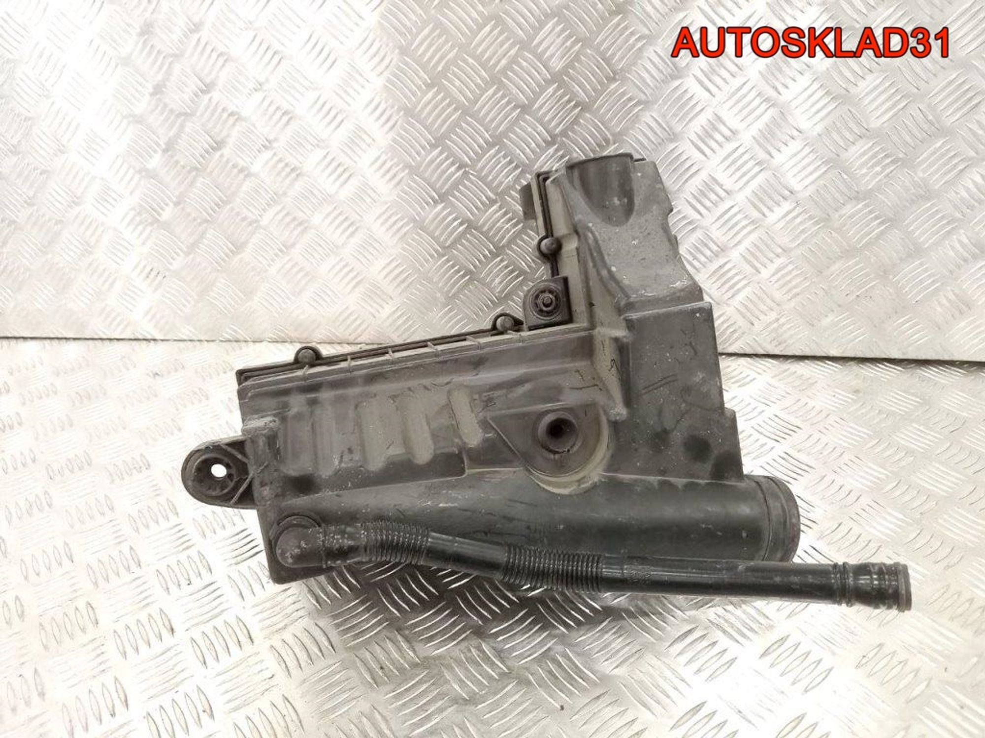 Корпус воздушного фильтра VW Passat B6 3C0129607AF, 1800 рублей, Дубовое