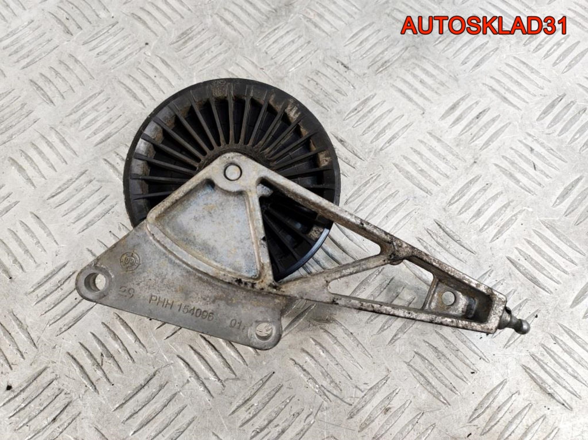 Ролик с кронштейном Mercedes GLK X204 A6512370041, 1800 рублей, Дубовое