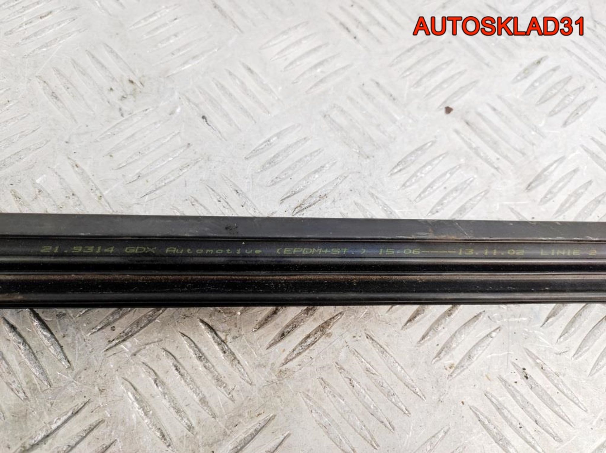 Накладка стекла заднего правого Mercedes W211 A2116900680, 900 рублей, Дубовое