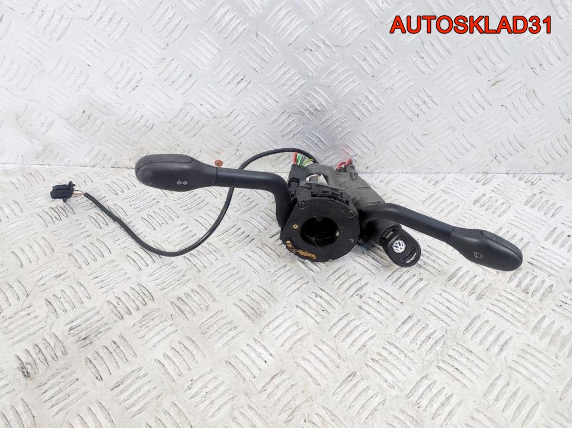 Переключатель подрулевой VWPolo 6N 357905851F, 4900 рублей, Дубовое