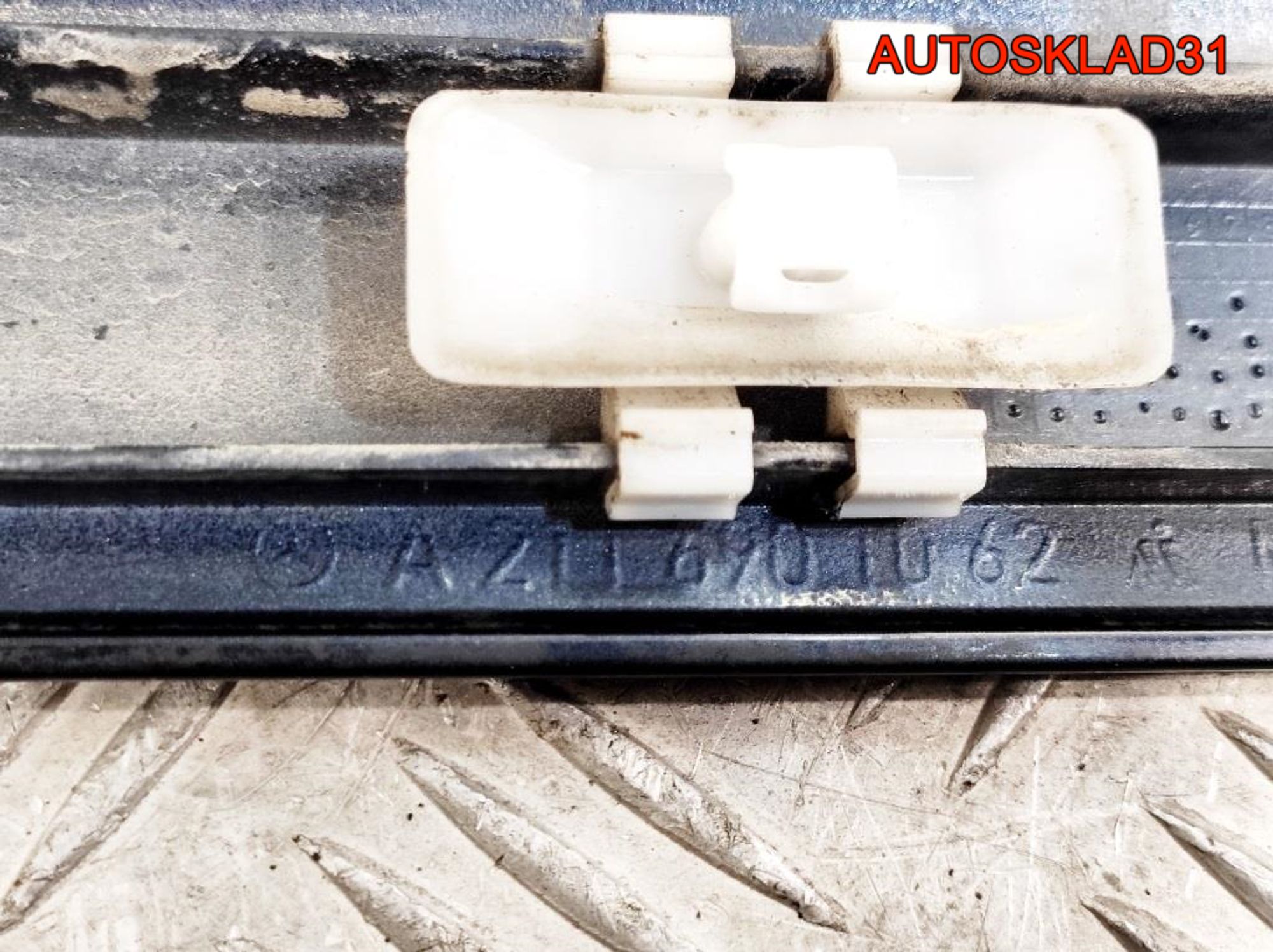 Молдинг передней правой двери Mercedes W211 A2116901062, 1400 рублей, Дубовое