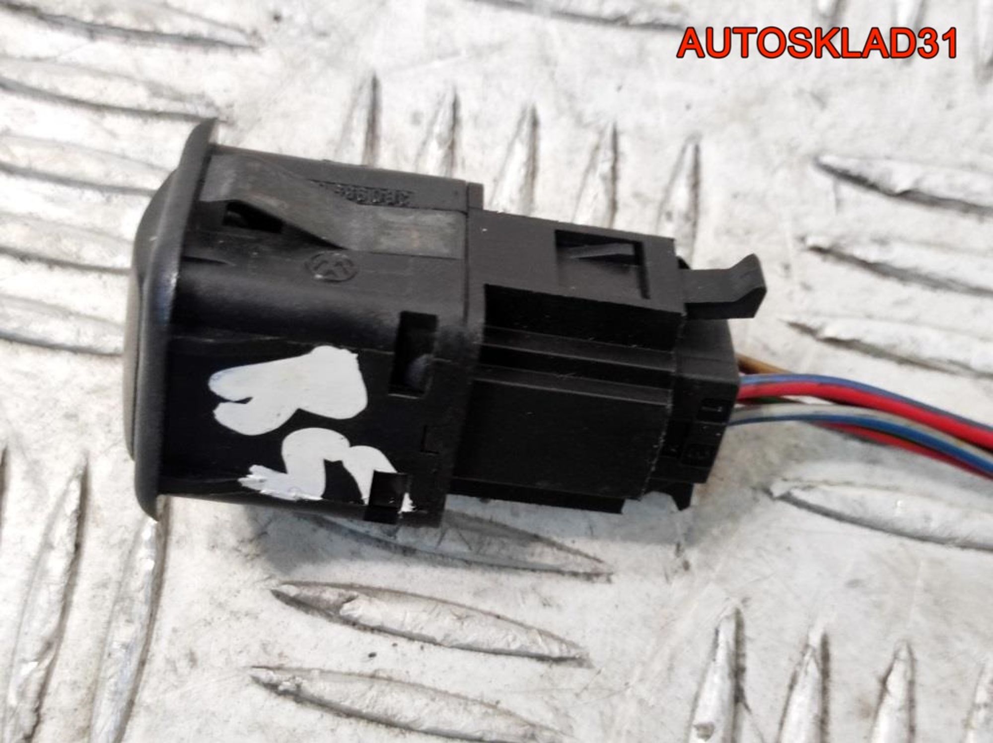 Кнопка открывания бензобака VW Passat B5 3B0959833A, 800 рублей, Дубовое