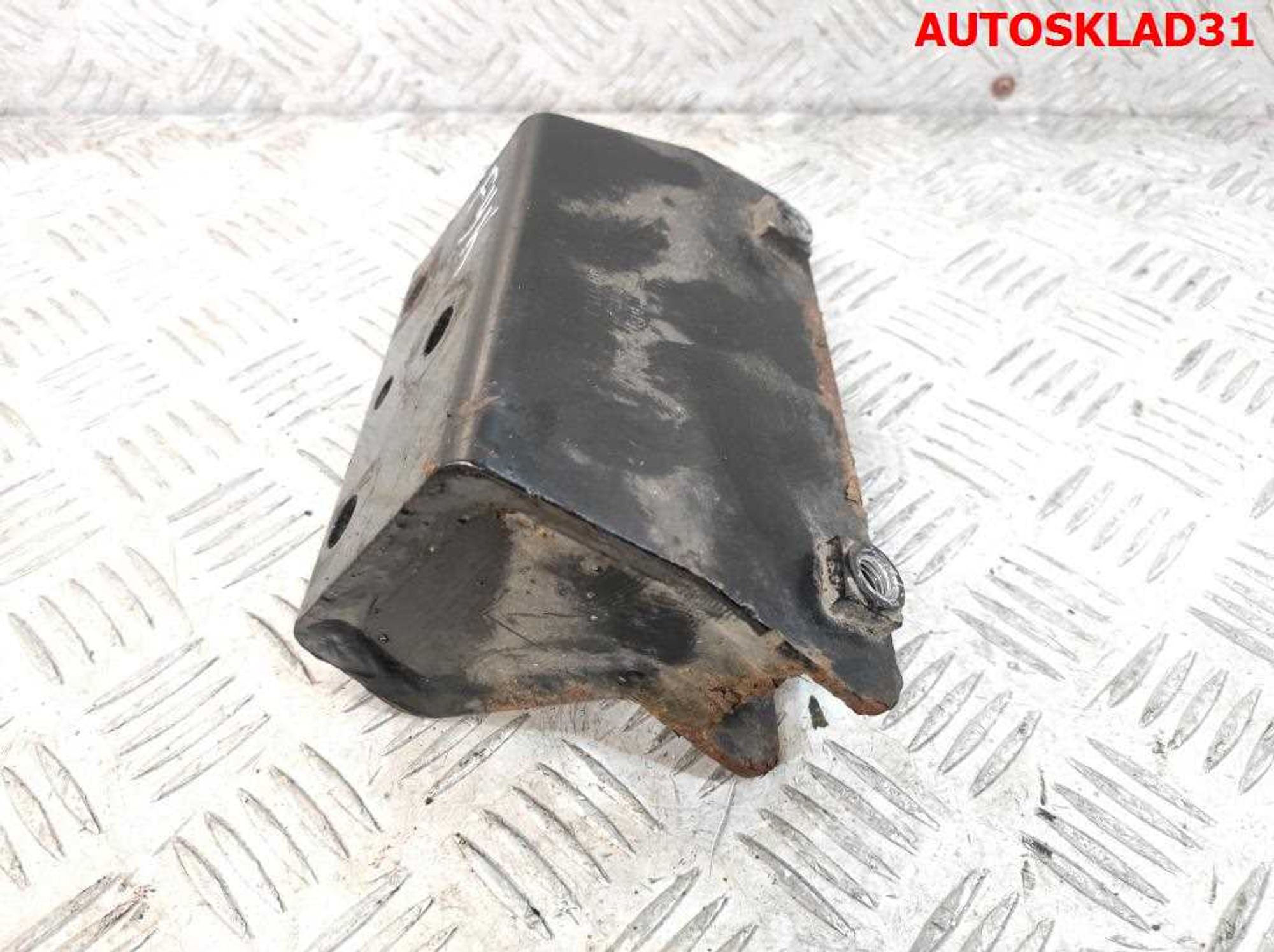 Кронштейн крепления МКПП VW Golf 4 1,6 BAD 1J0199111J, 600 рублей, Дубовое
