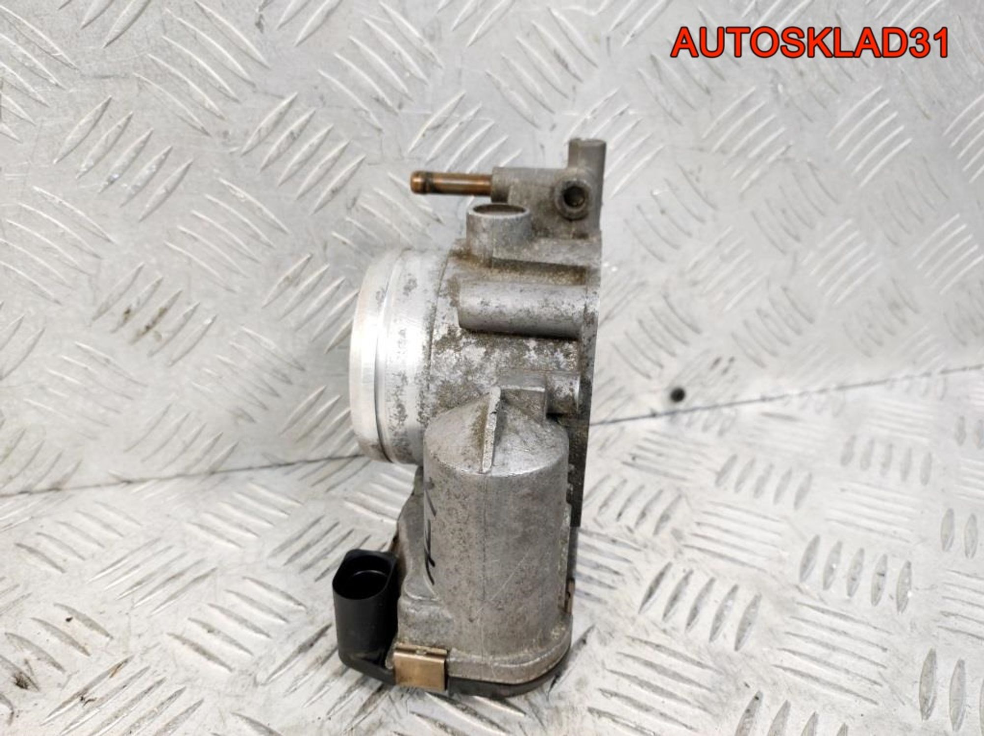 Заслонка дроссельная VW Passat B5 AZX 022133062AC, 3700 рублей, Дубовое