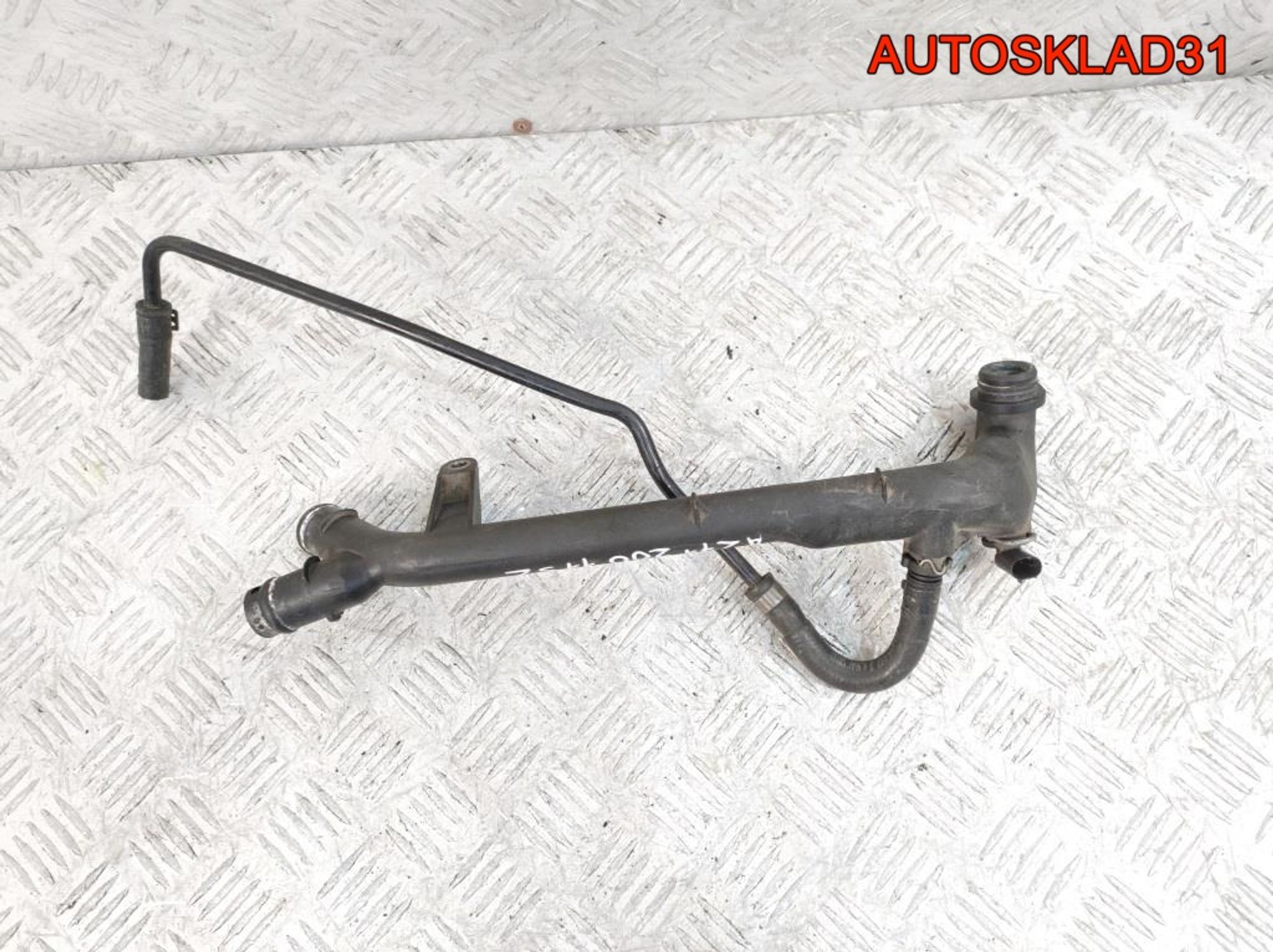 Трубка системы охлаждения Mercedes W203 M271.946 A2712001152, 3600 рублей, Дубовое