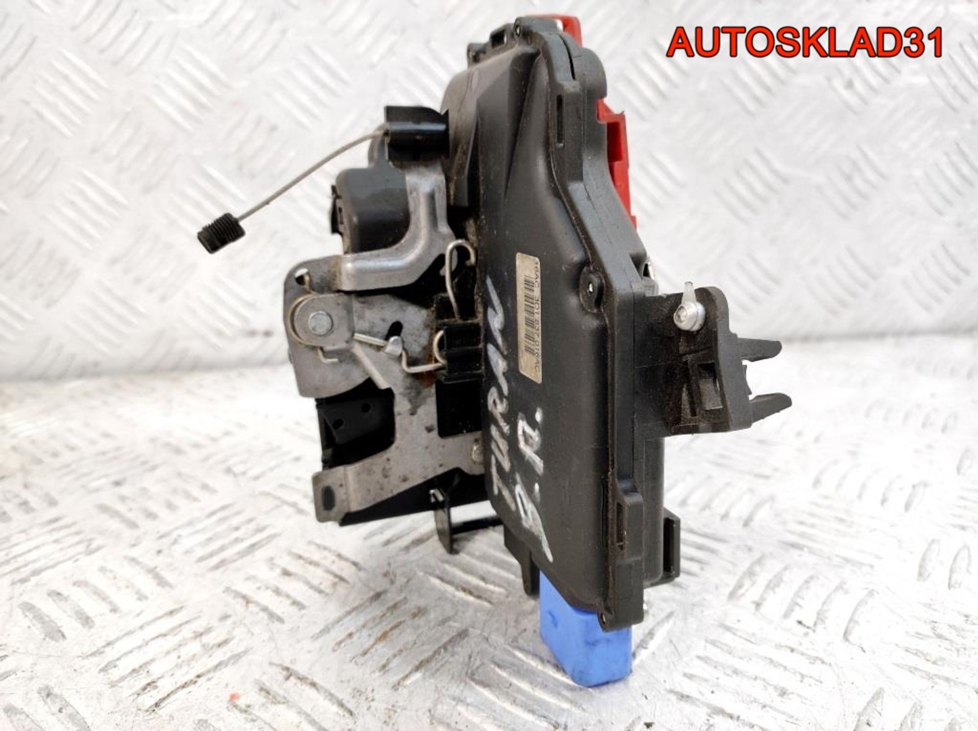 Замок двери передней правой VW Touran 3D1837016AC, 2800 рублей, Дубовое
