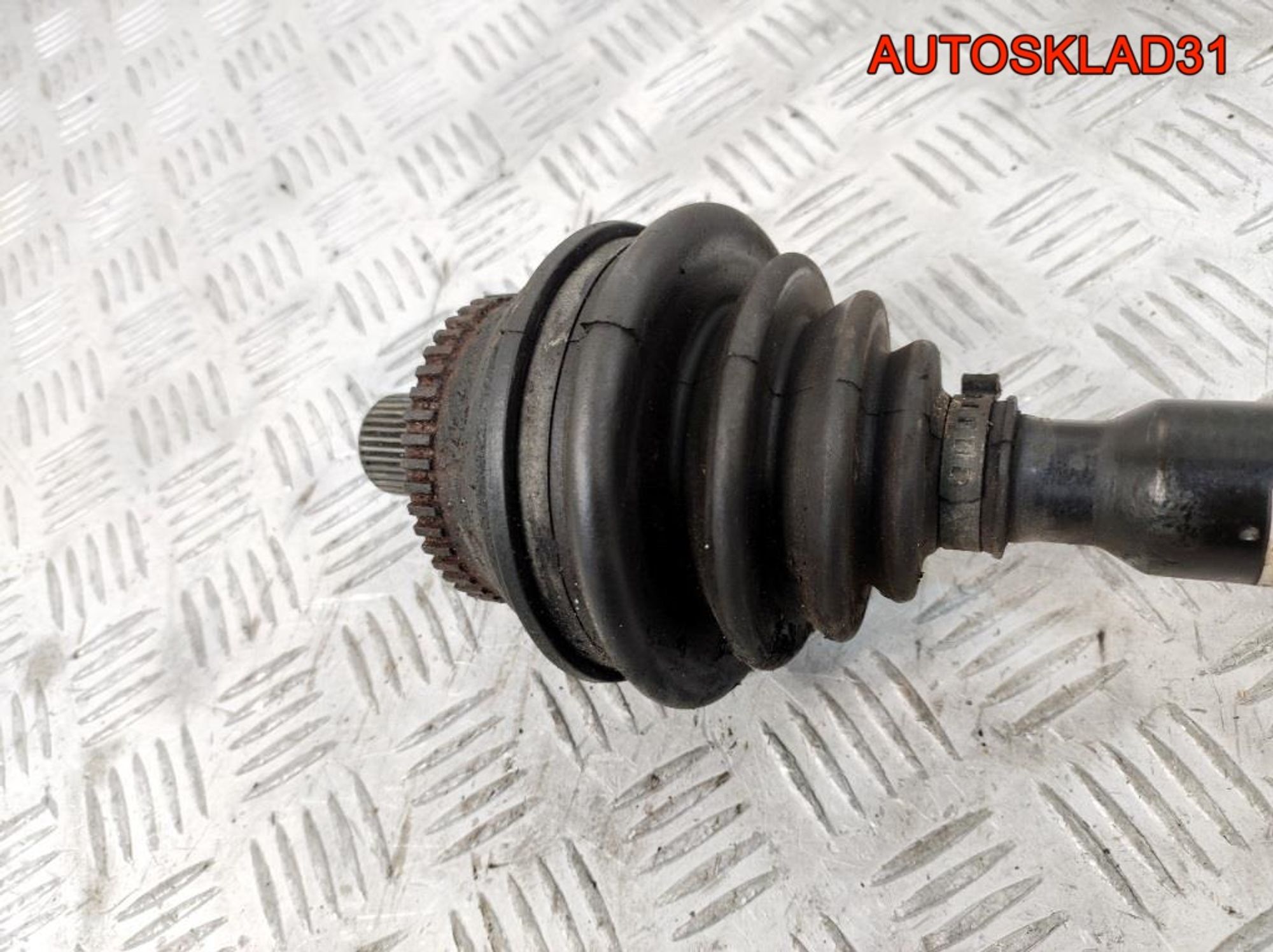 Полуось передняя правая Audi 80 B4 8A0407272AG, 2300 рублей, Дубовое